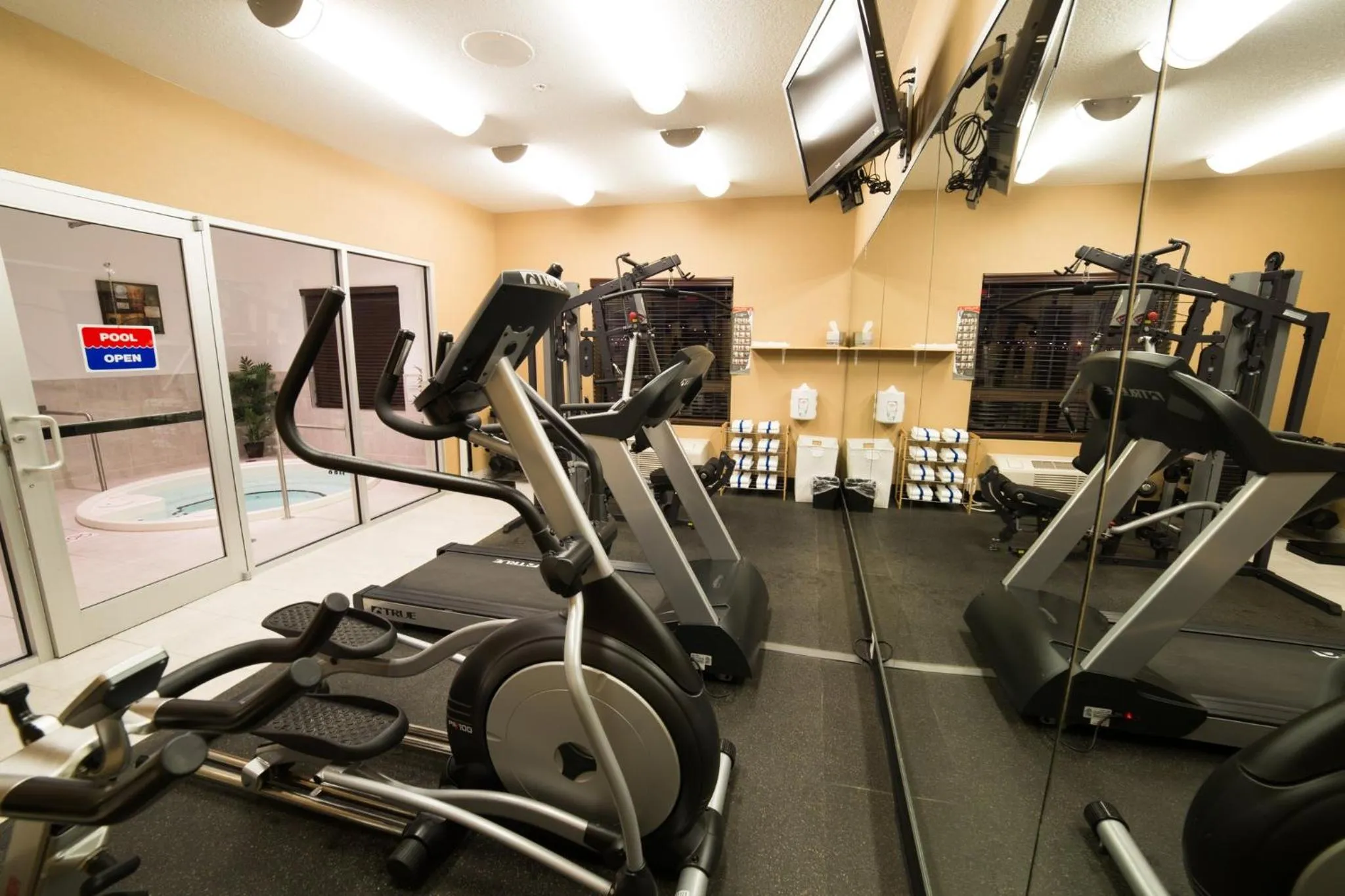Fitness centre/facilities in Holiday Inn Express Hotel & Suites - Slave Lake by IHG