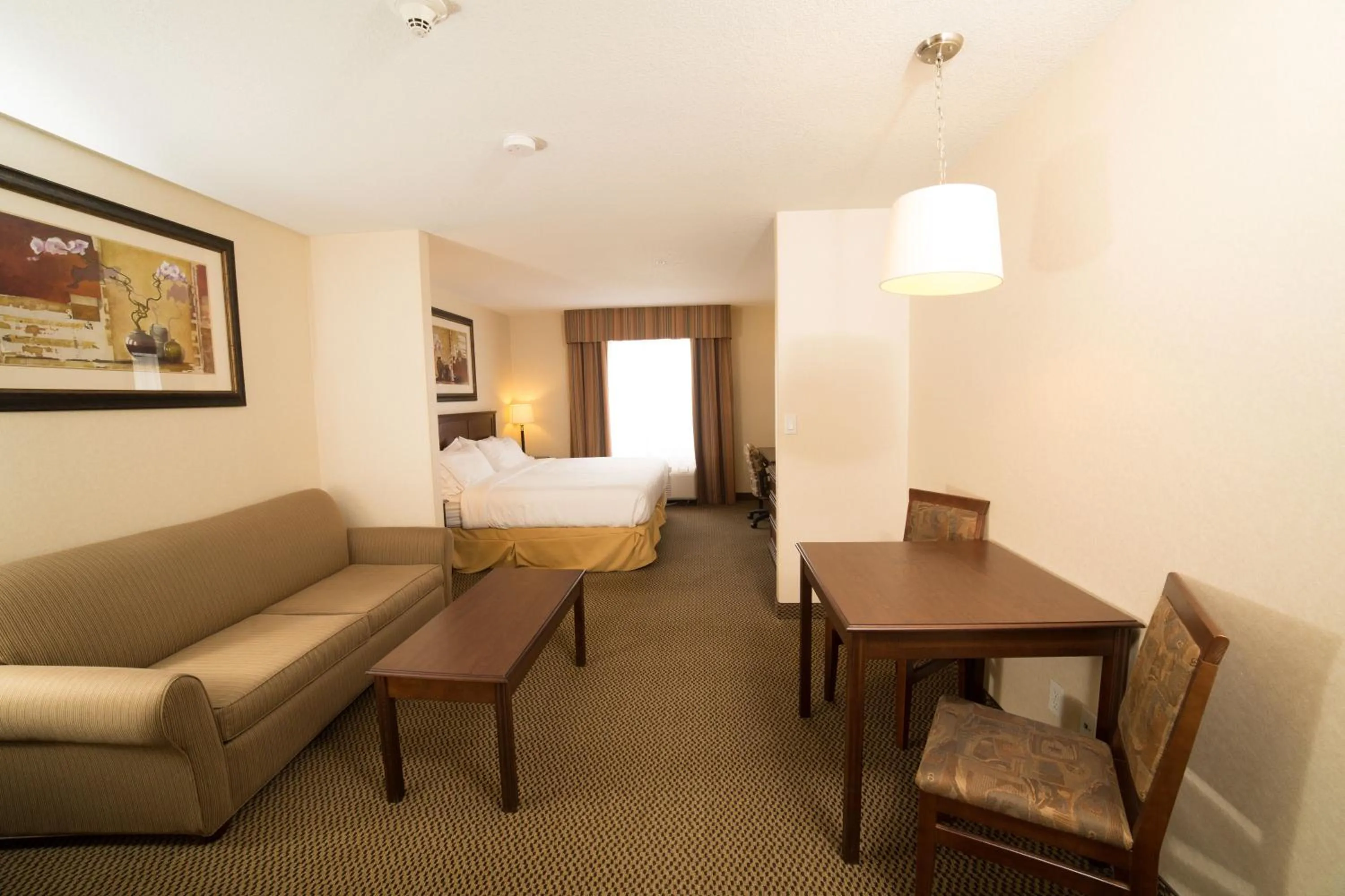 Photo of the whole room, Bed in Holiday Inn Express Hotel & Suites - Slave Lake by IHG