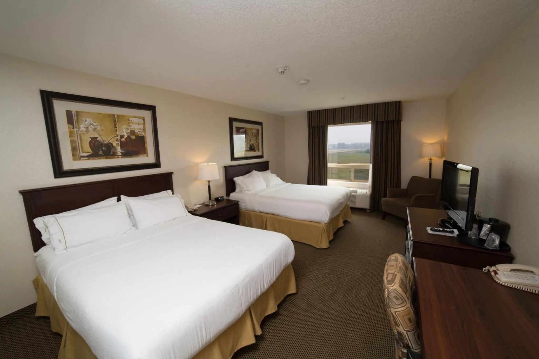 Photo of the whole room, Bed in Holiday Inn Express Hotel & Suites - Slave Lake by IHG