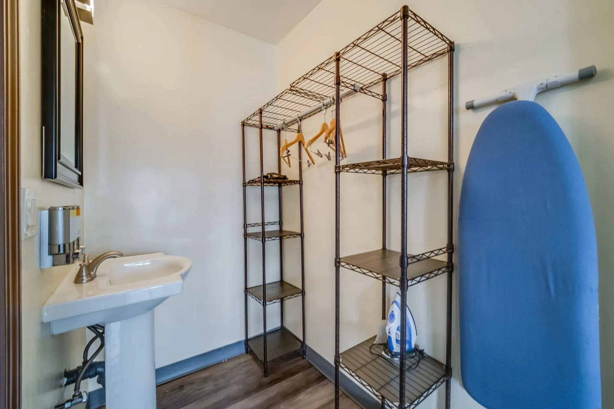 flat iron in 24 Hours Motel