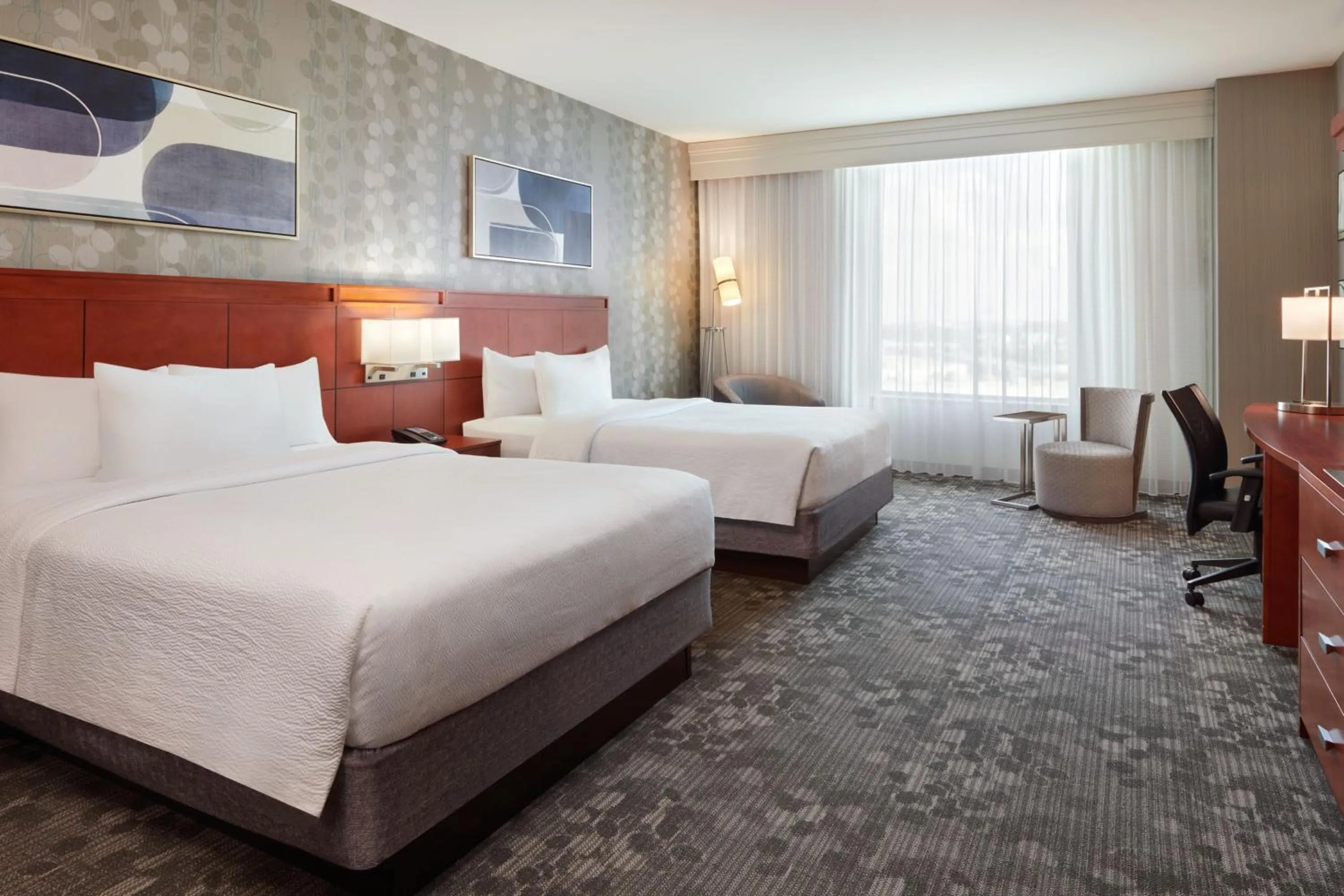 Photo of the whole room, Bed in Courtyard by Marriott Ottawa East