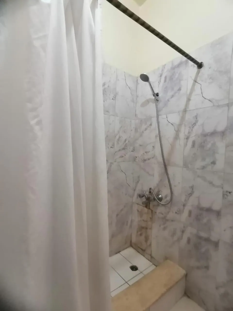 Rezeiky Hotel & Camp