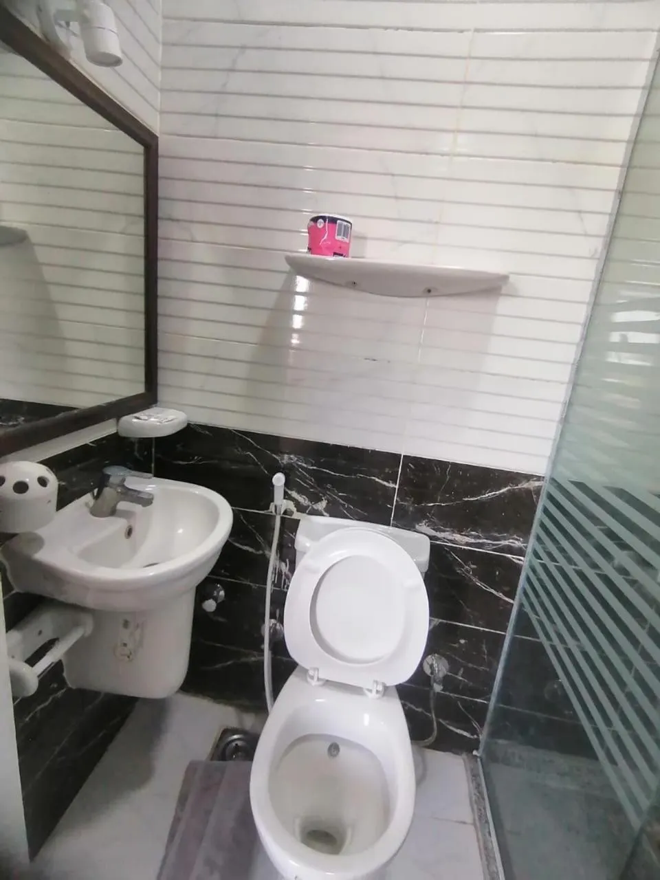 Rezeiky Hotel & Camp