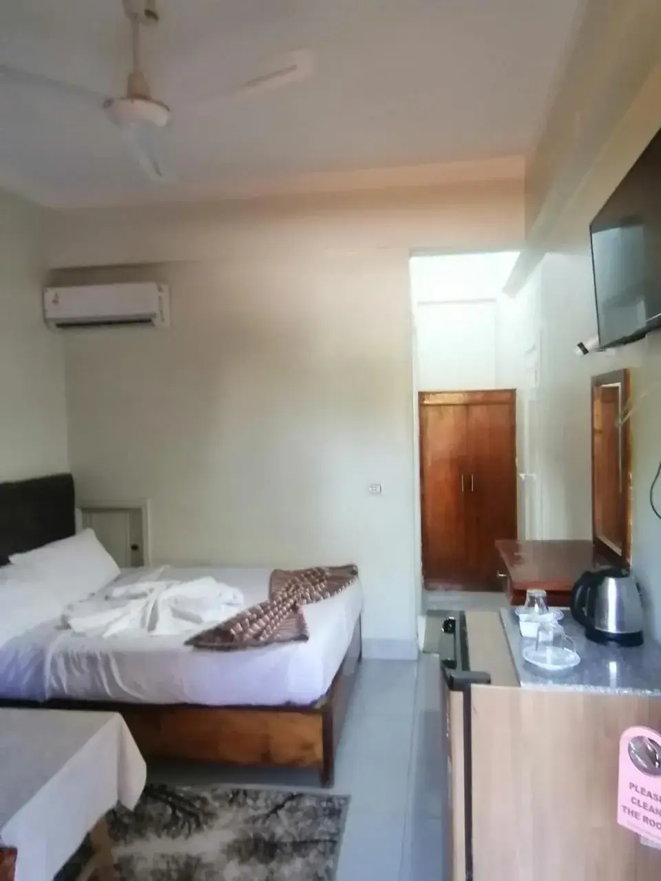 Superior King Room in Rezeiky Hotel & Camp Superior King Room in Rezeiky Hotel & Camp