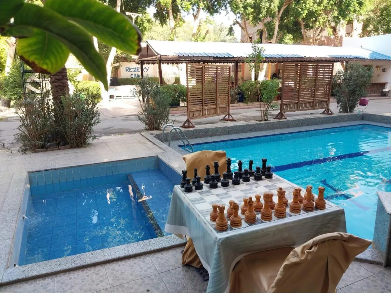 Rezeiky Hotel & Camp