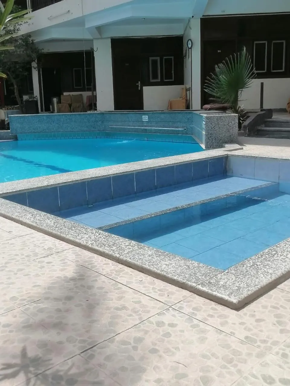 Rezeiky Hotel & Camp