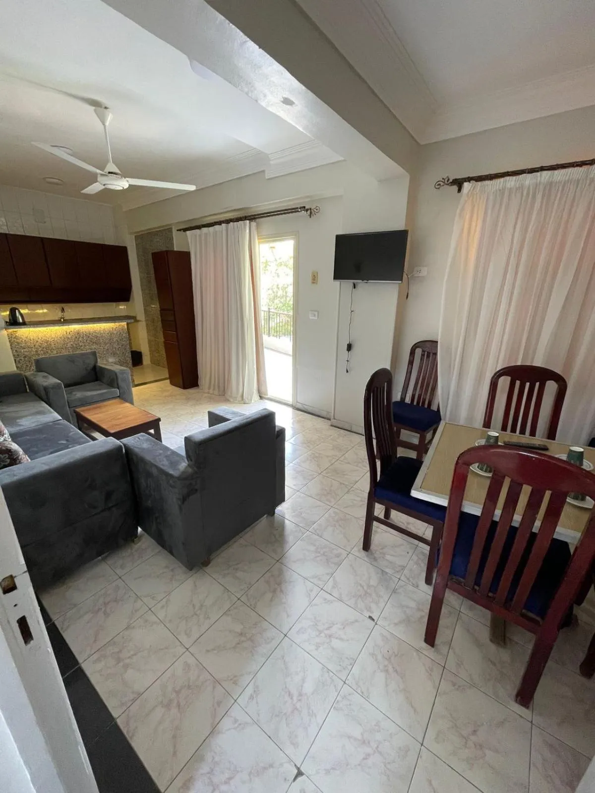 Rezeiky Hotel & Camp