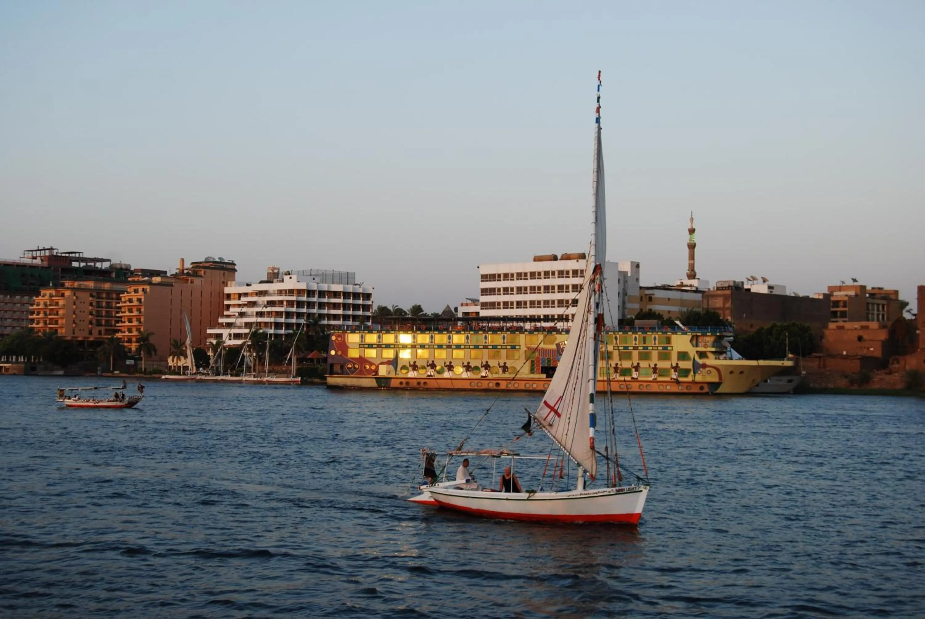 Rezeiky Hotel & Camp