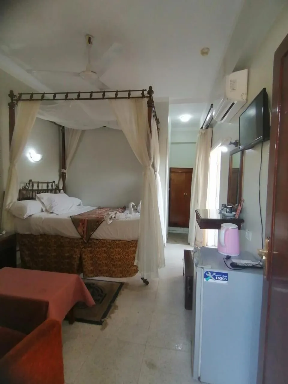 Bed in Rezeiky Hotel & Camp