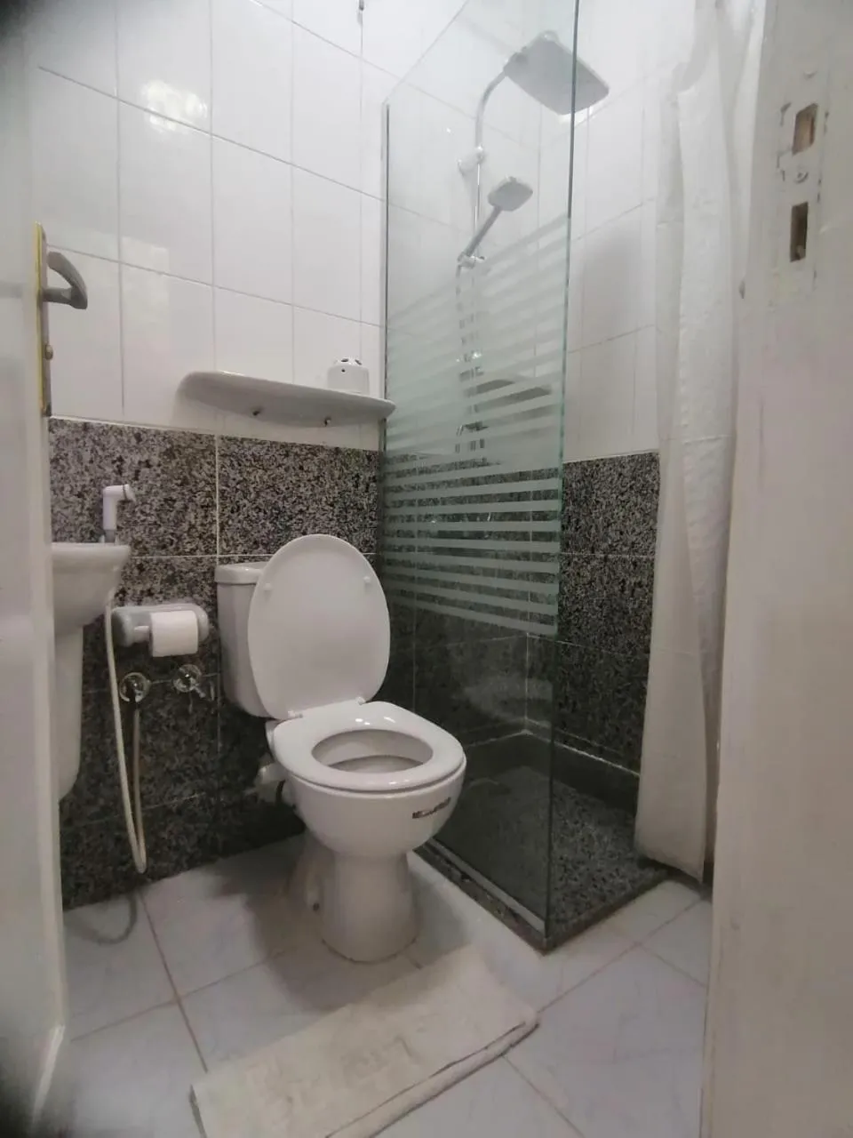 Rezeiky Hotel & Camp