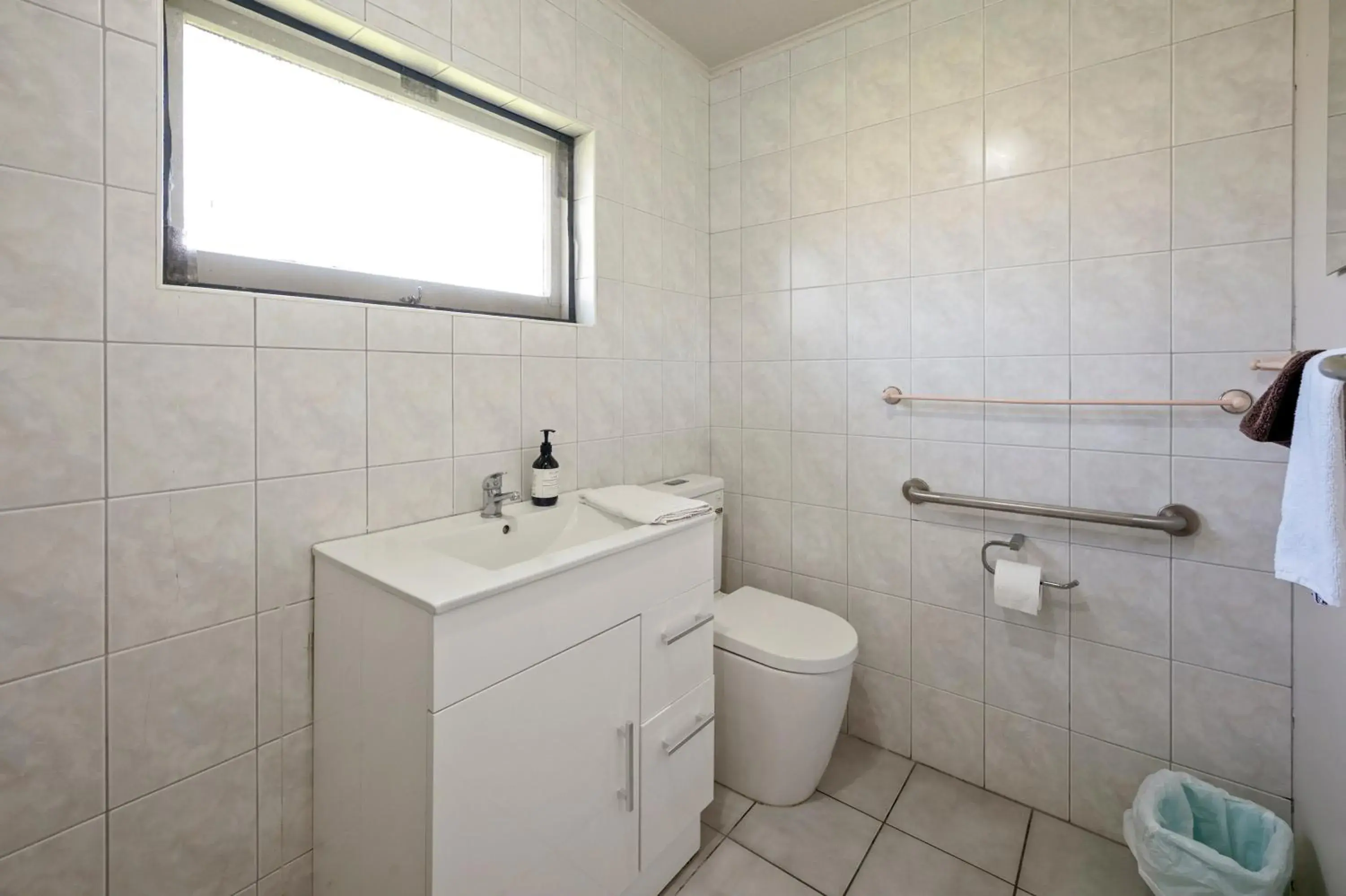 Executive One - Bedroom Apartment with Lake View in Jack & Di's Lakefront Motel Executive One - Bedroom Apartment with Lake View in Jack & Di's Lakefront Motel