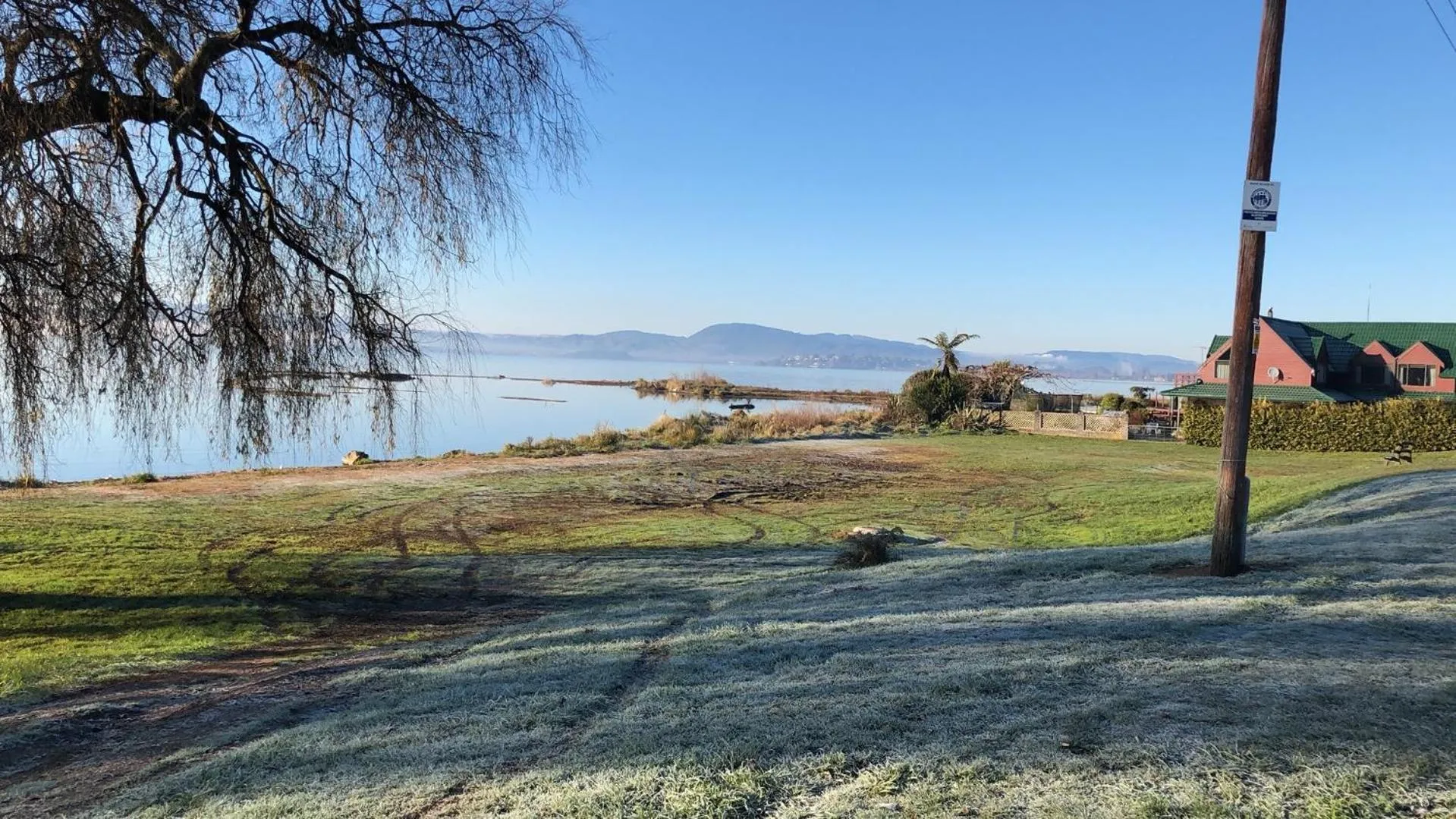 Natural landscape in Jack & Di's Lakefront Motel