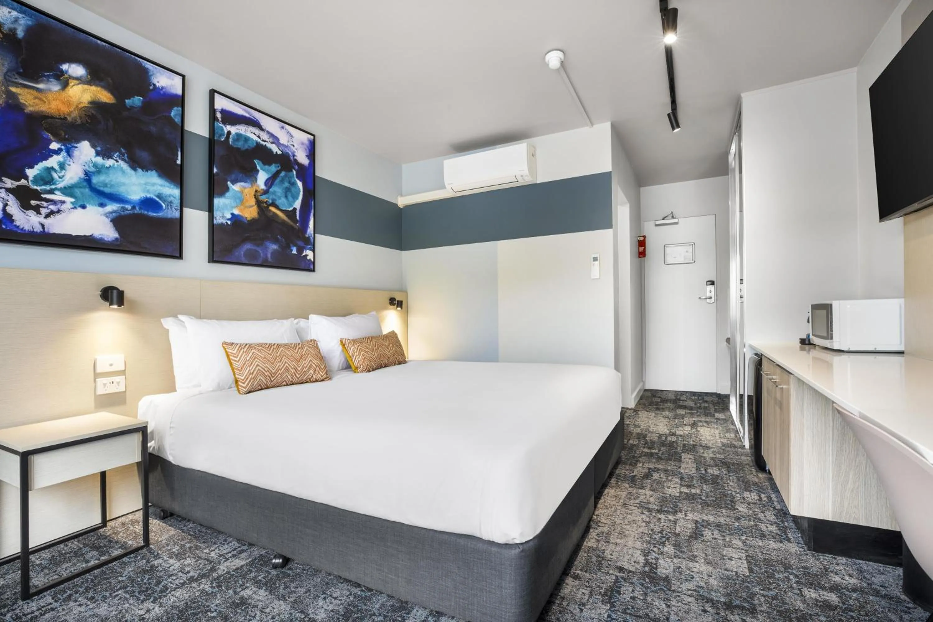 Bedroom, Bed in Nightcap at Burnie Townhouse