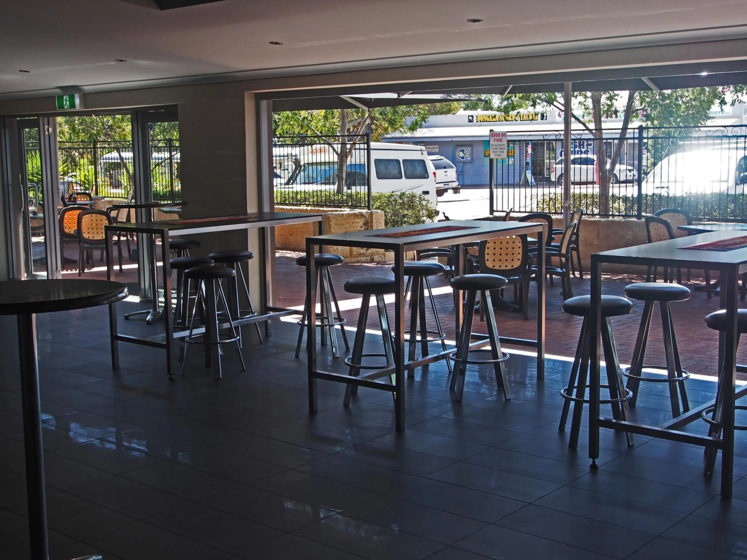 Seating area in Dongara Hotel Motel