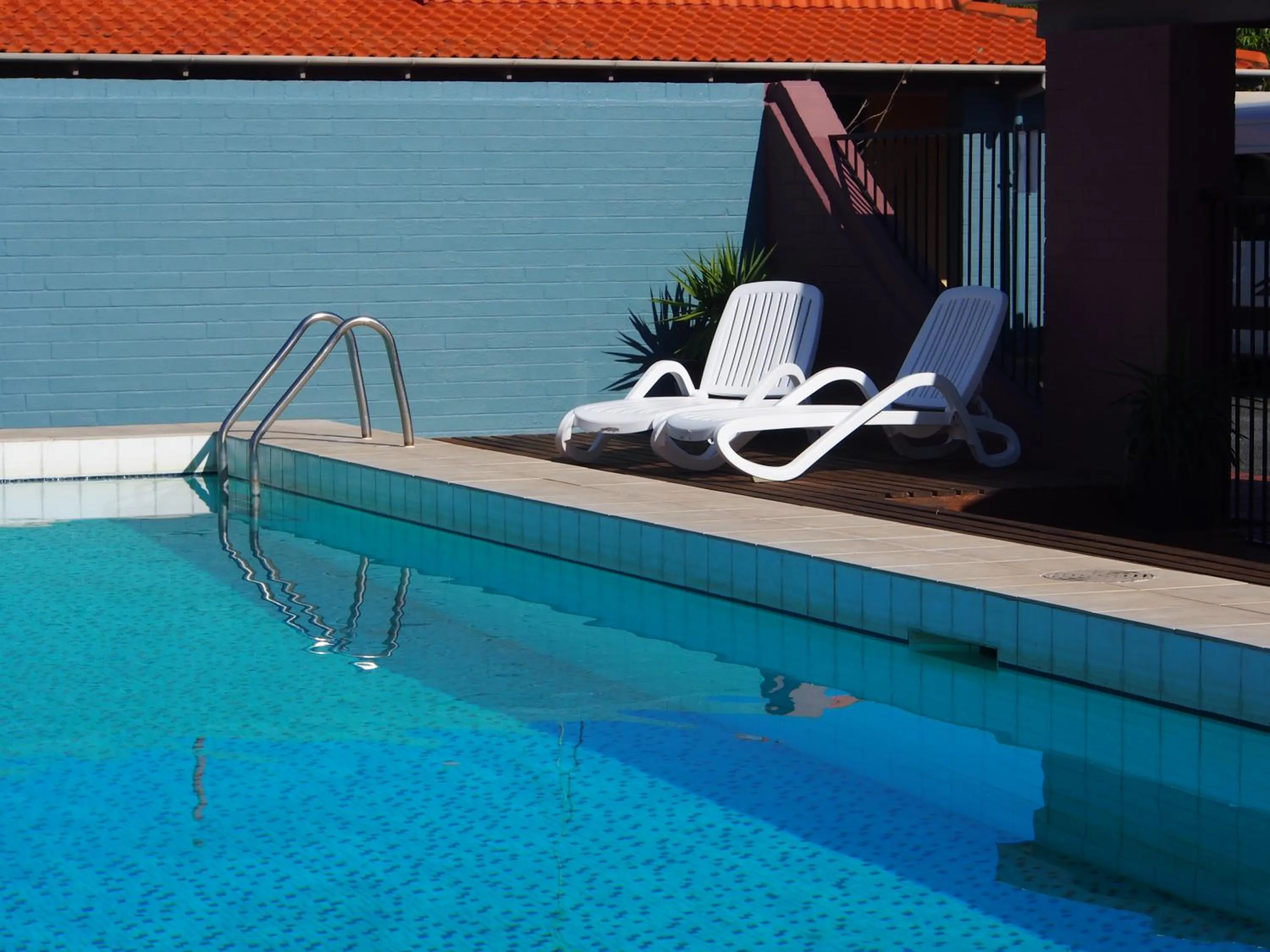 Swimming pool in Dongara Hotel Motel