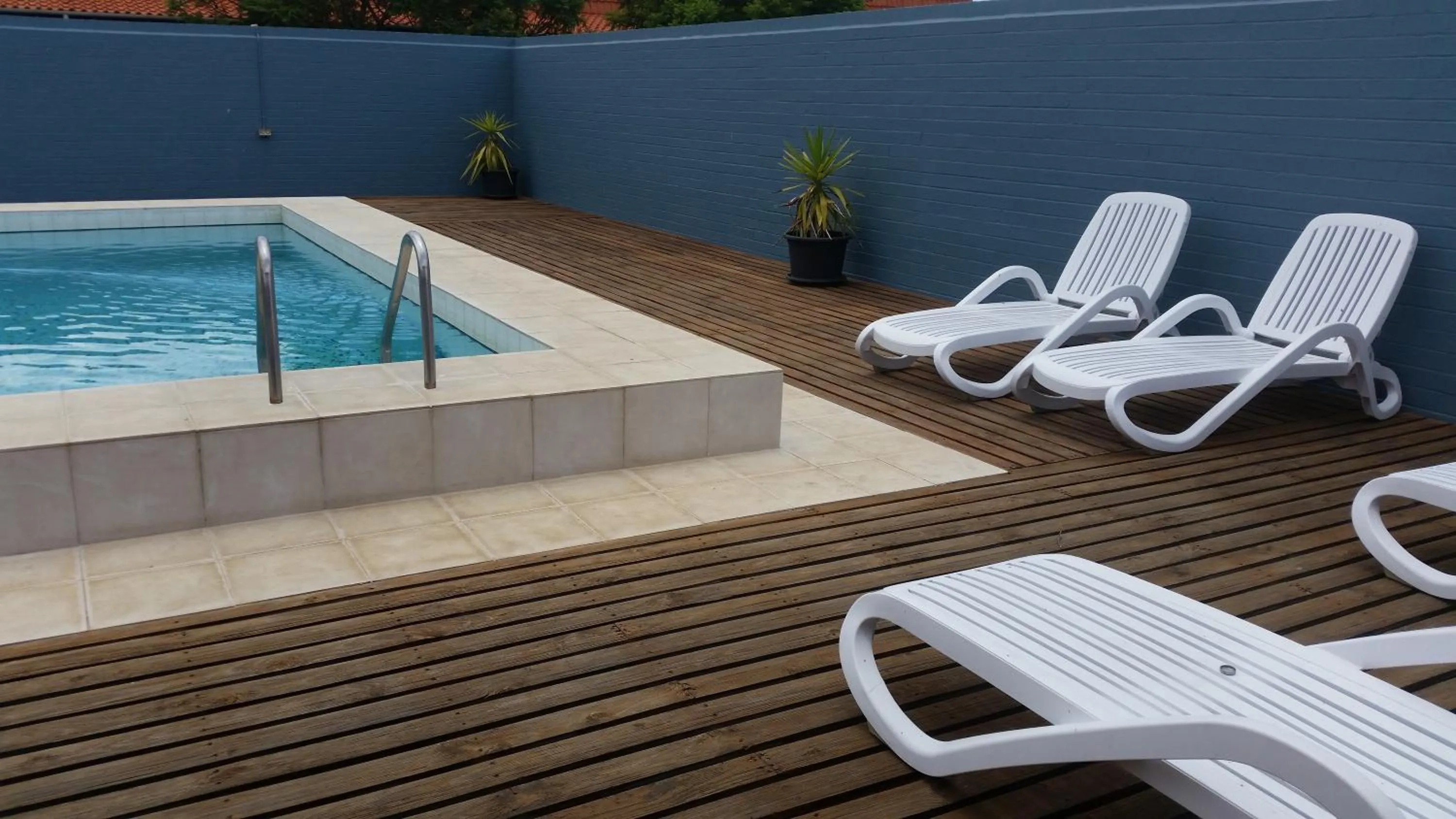 Swimming pool in Dongara Hotel Motel