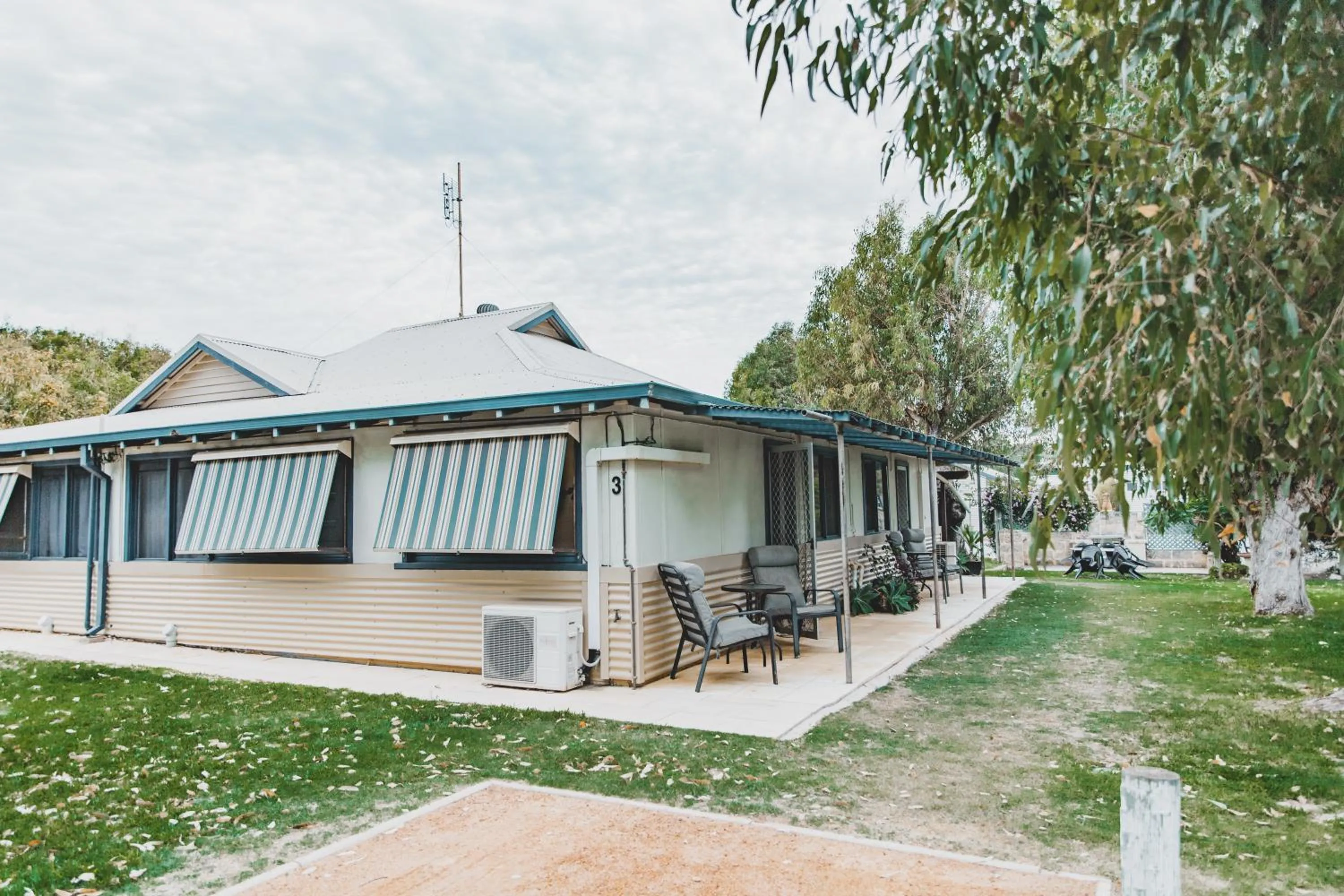 Dongara Hotel Motel