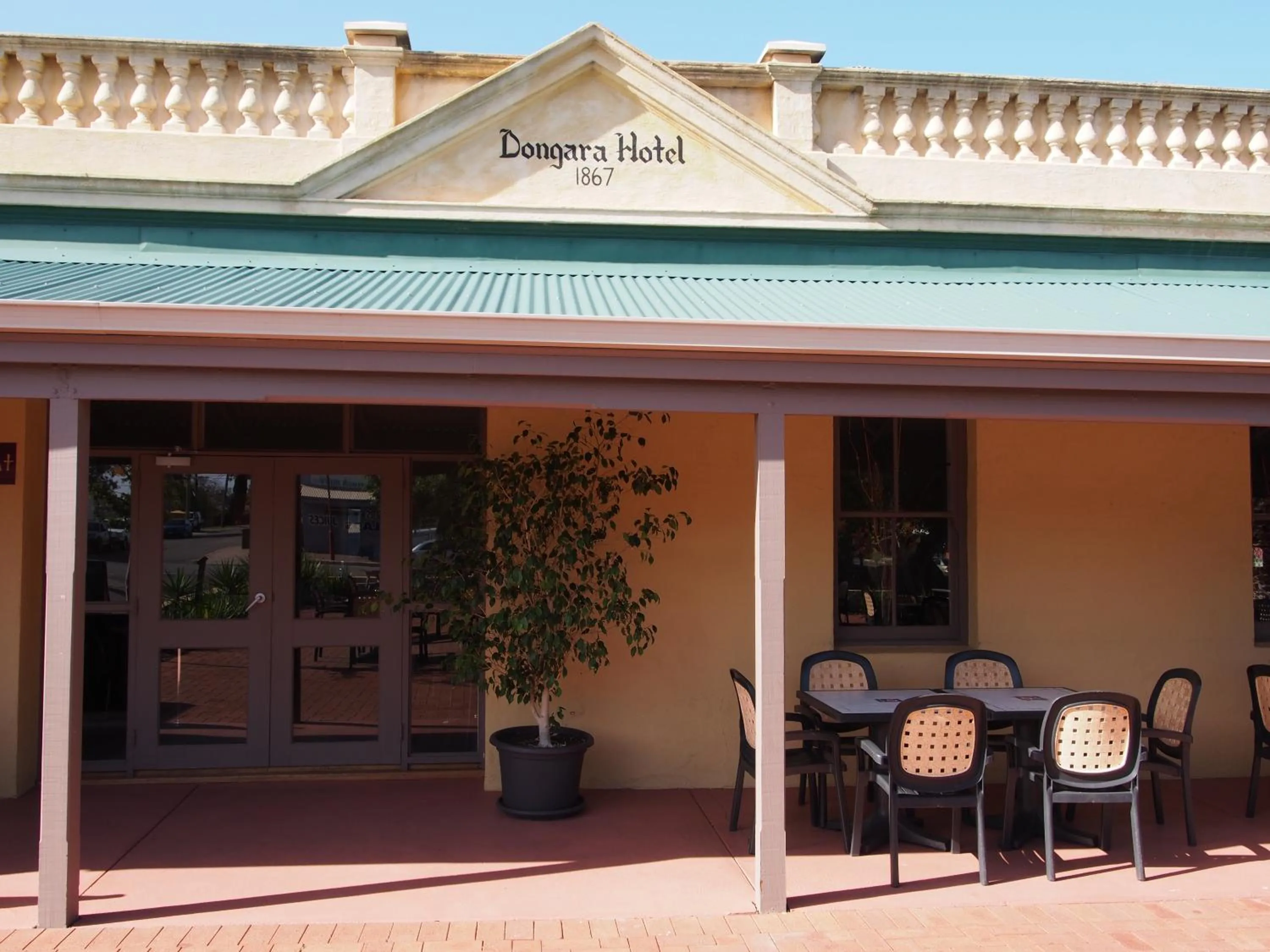 Property building in Dongara Hotel Motel