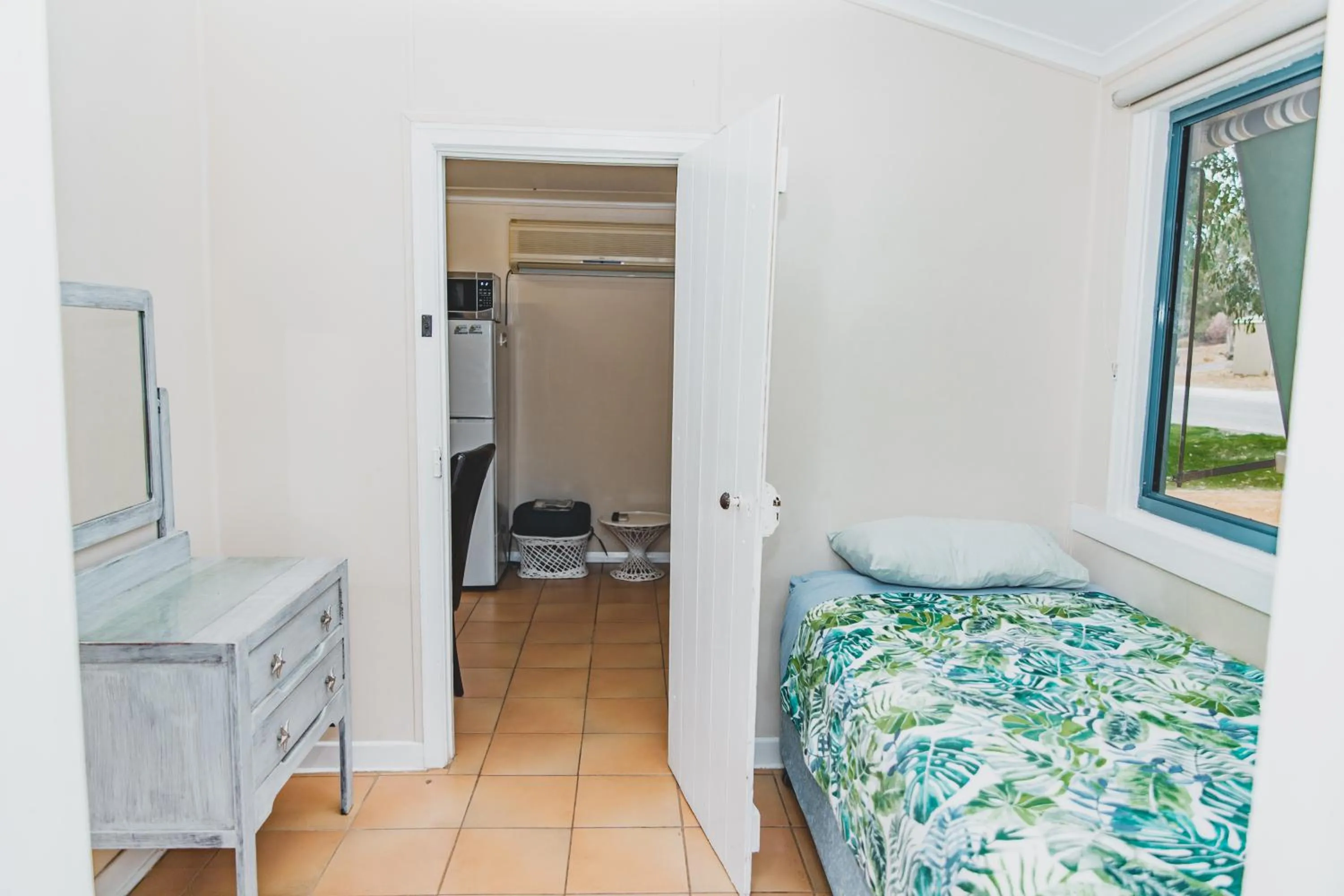 Bed in Dongara Hotel Motel