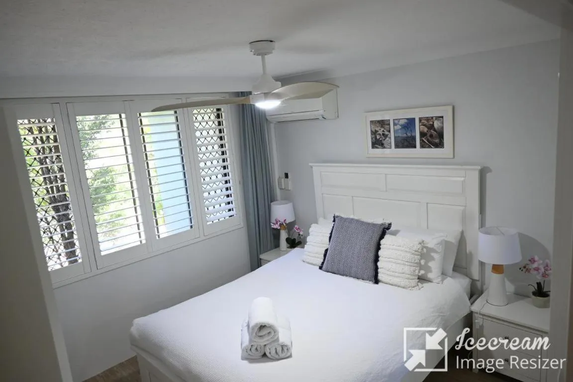 Bed in Copacabana Apartments