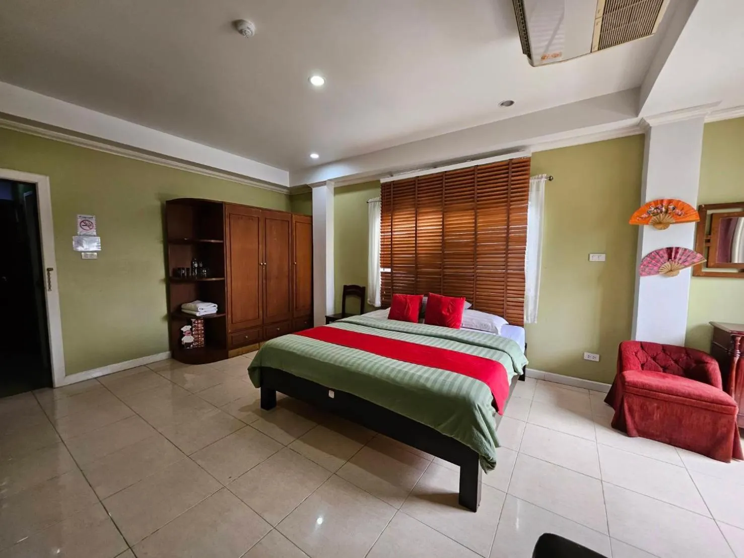 Bed in Royal Pimand Hotel