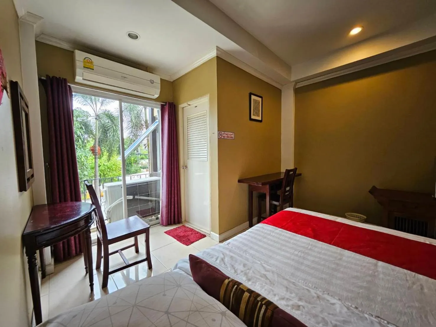 Bed in Royal Pimand Hotel