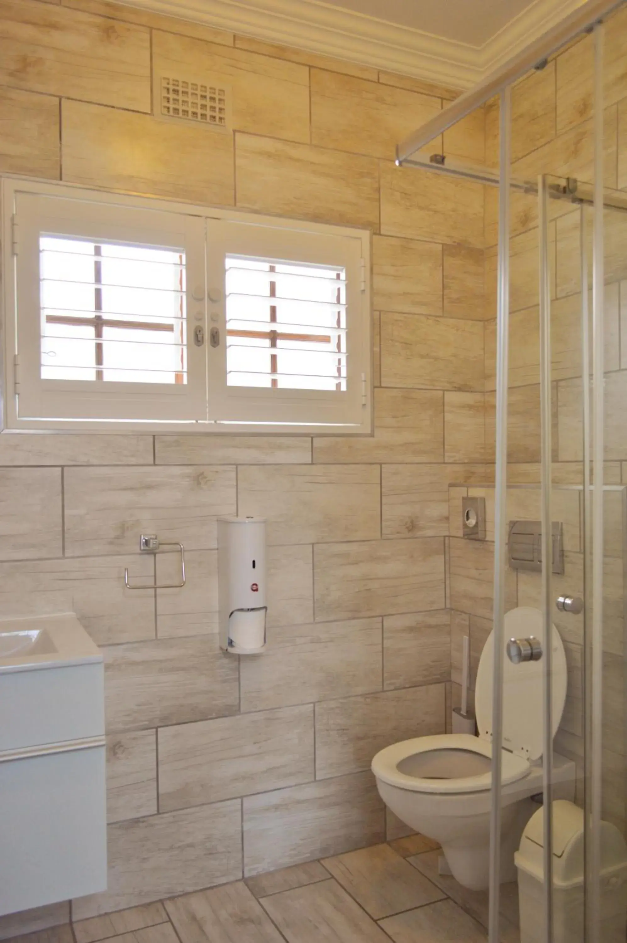 Classic Double Room in On The Estuary Classic Double Room in On The Estuary