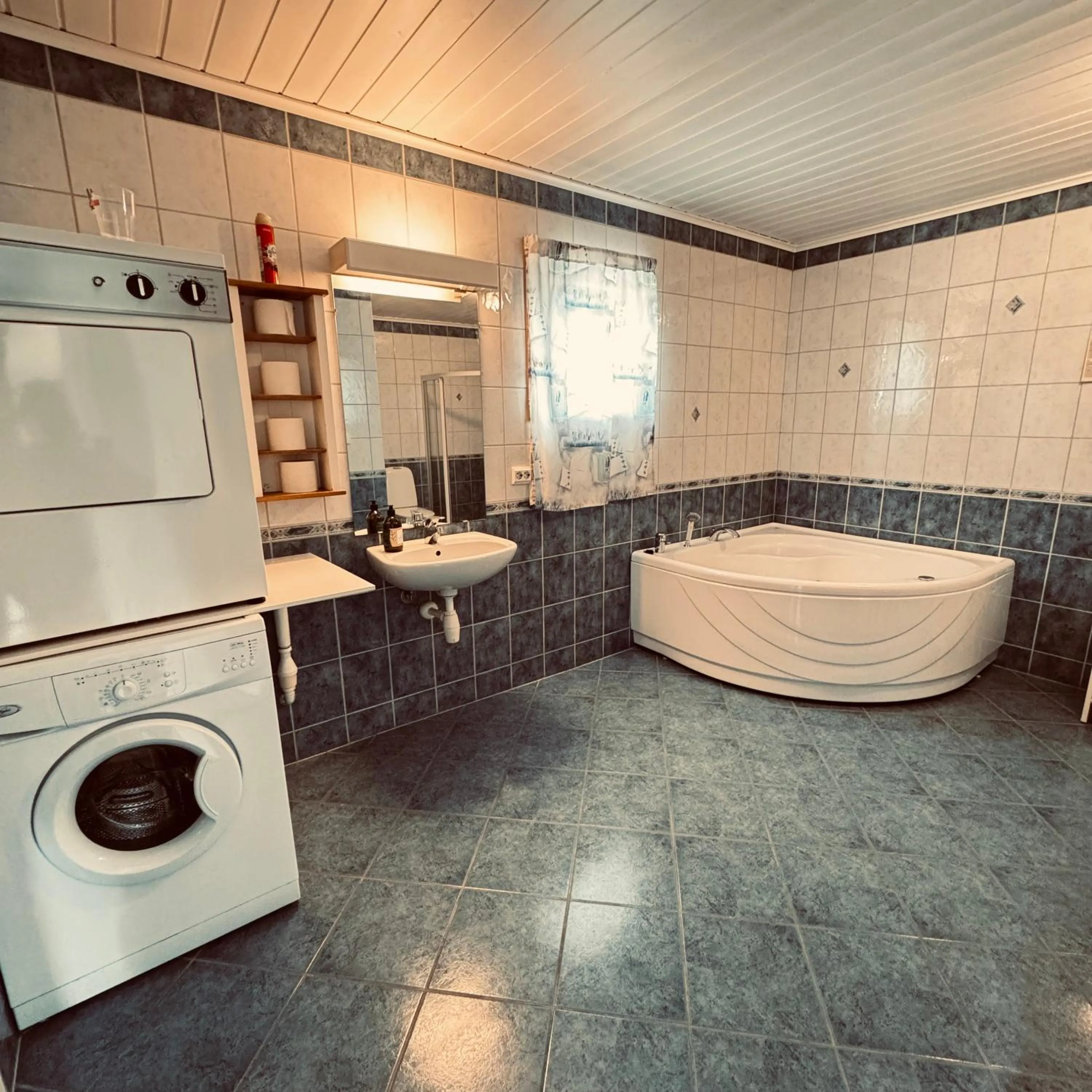 Bath in Sjøberg Hotell og Ferie Leiligheter