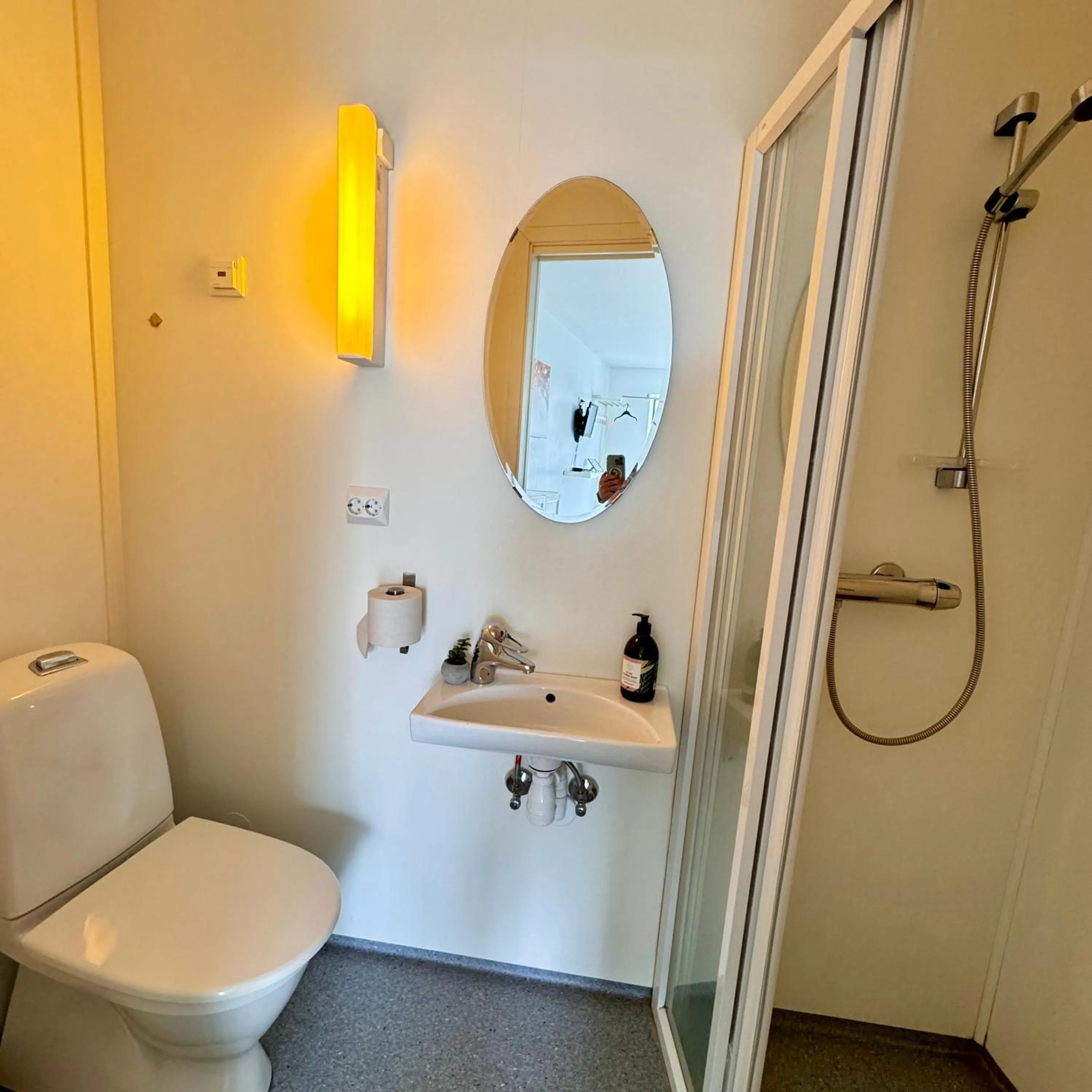 Shower in Sjøberg Hotell og Ferie Leiligheter