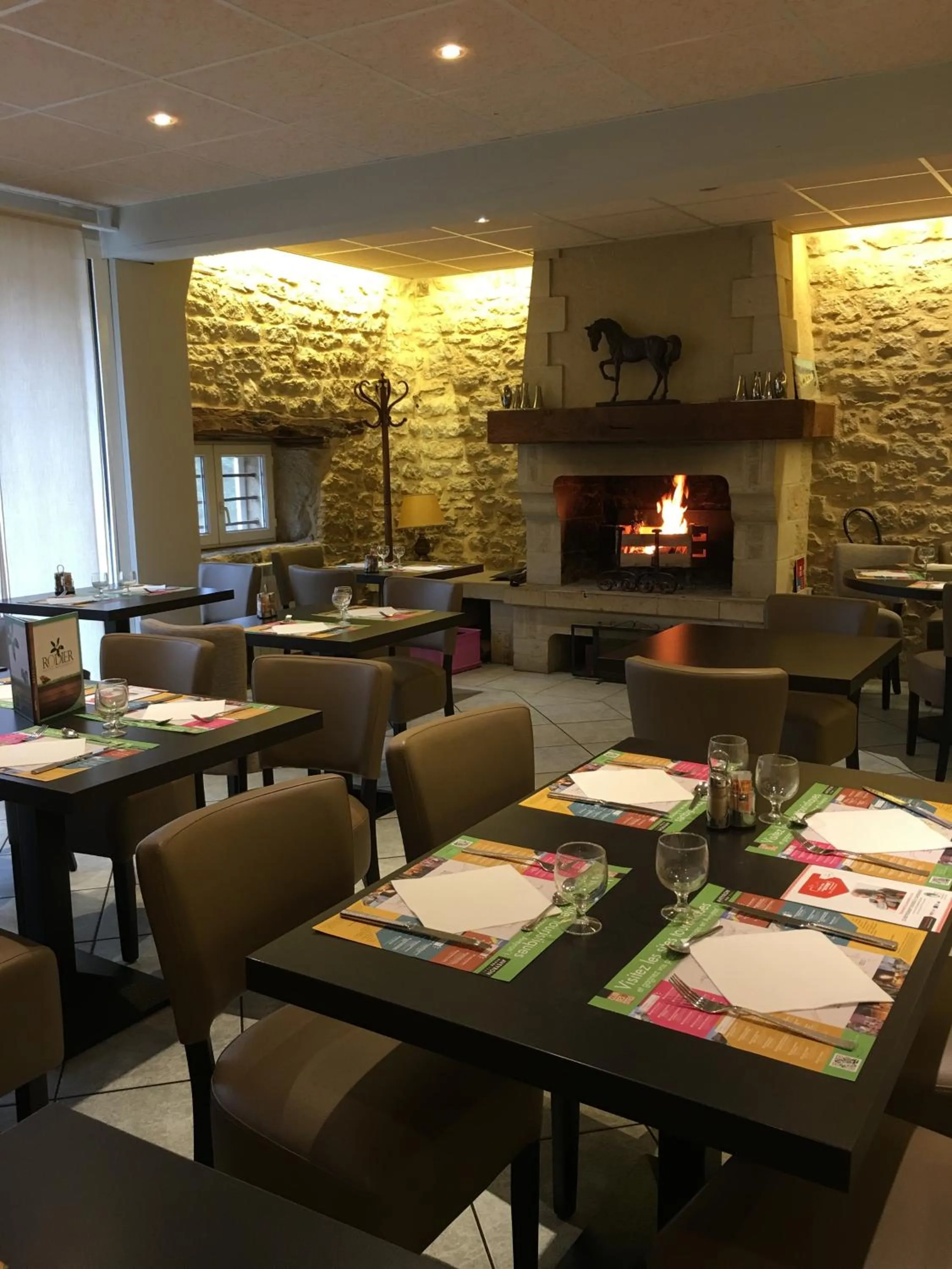 Restaurant/places to eat in Hôtel & Spa Rodier x Café Bar & Restaurant