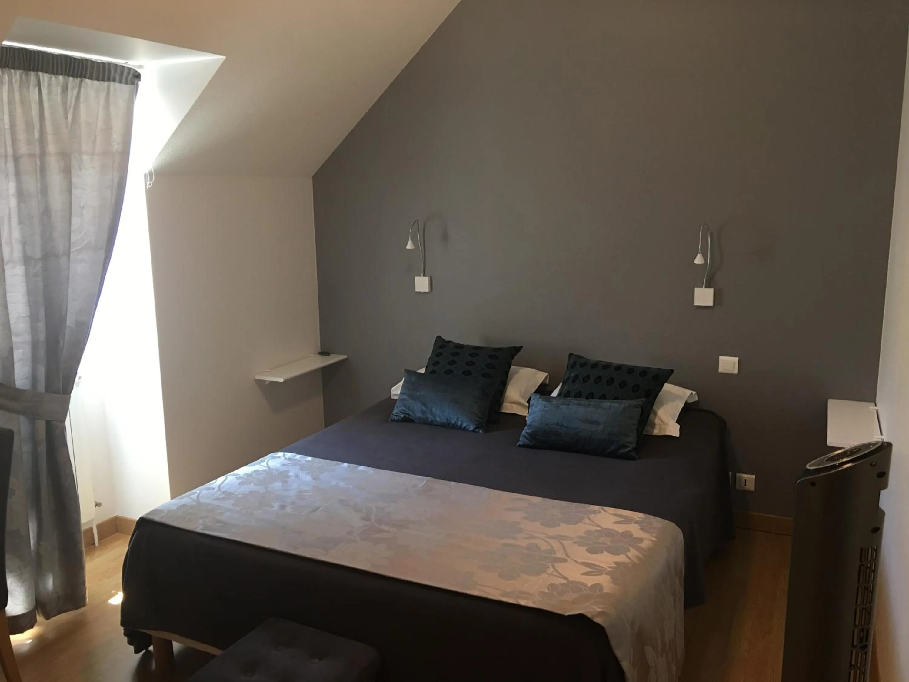 Bed in Hôtel & SPA Rodier