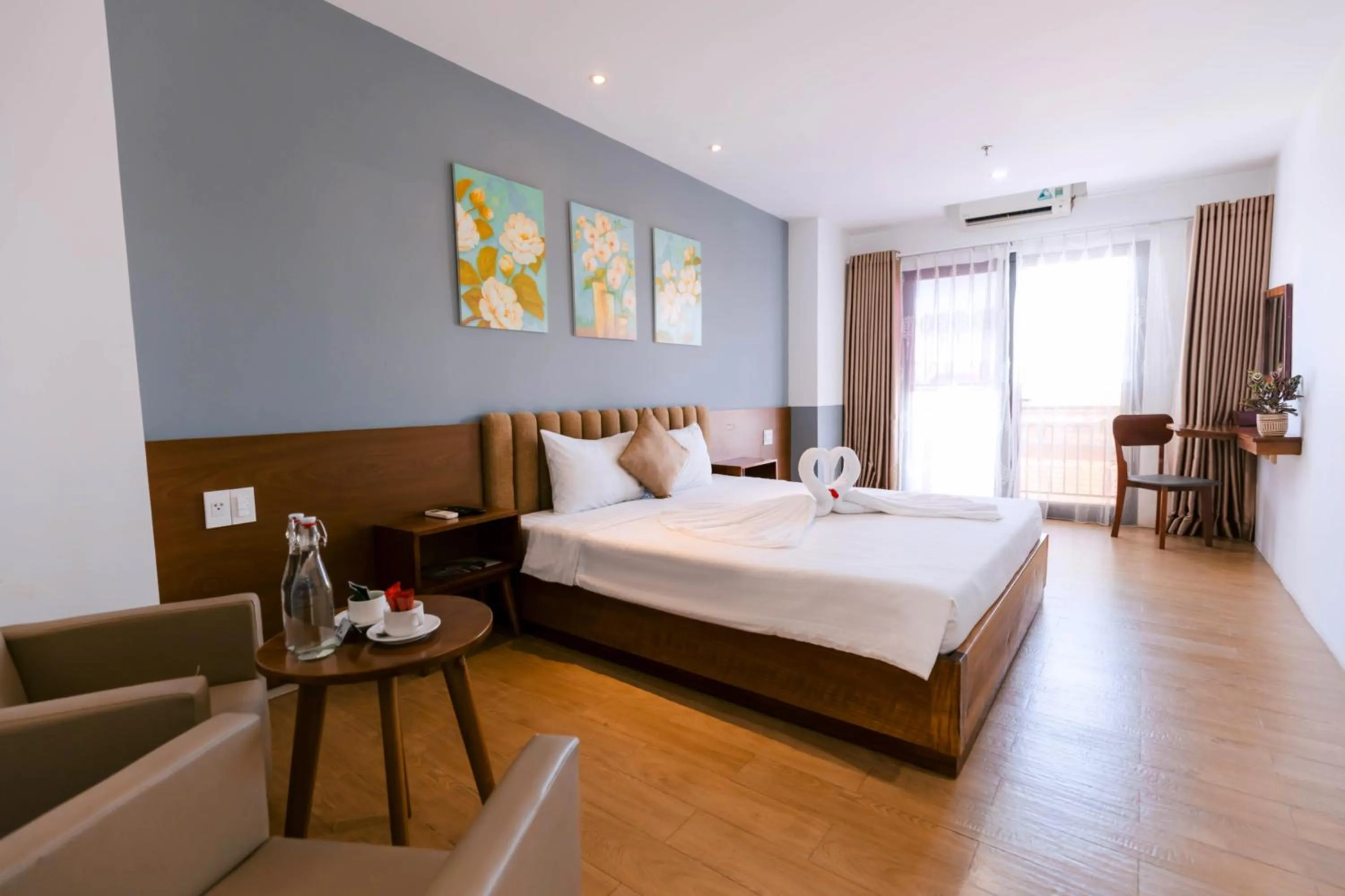 Bedroom, Bed in Gardenia Hue Hotel