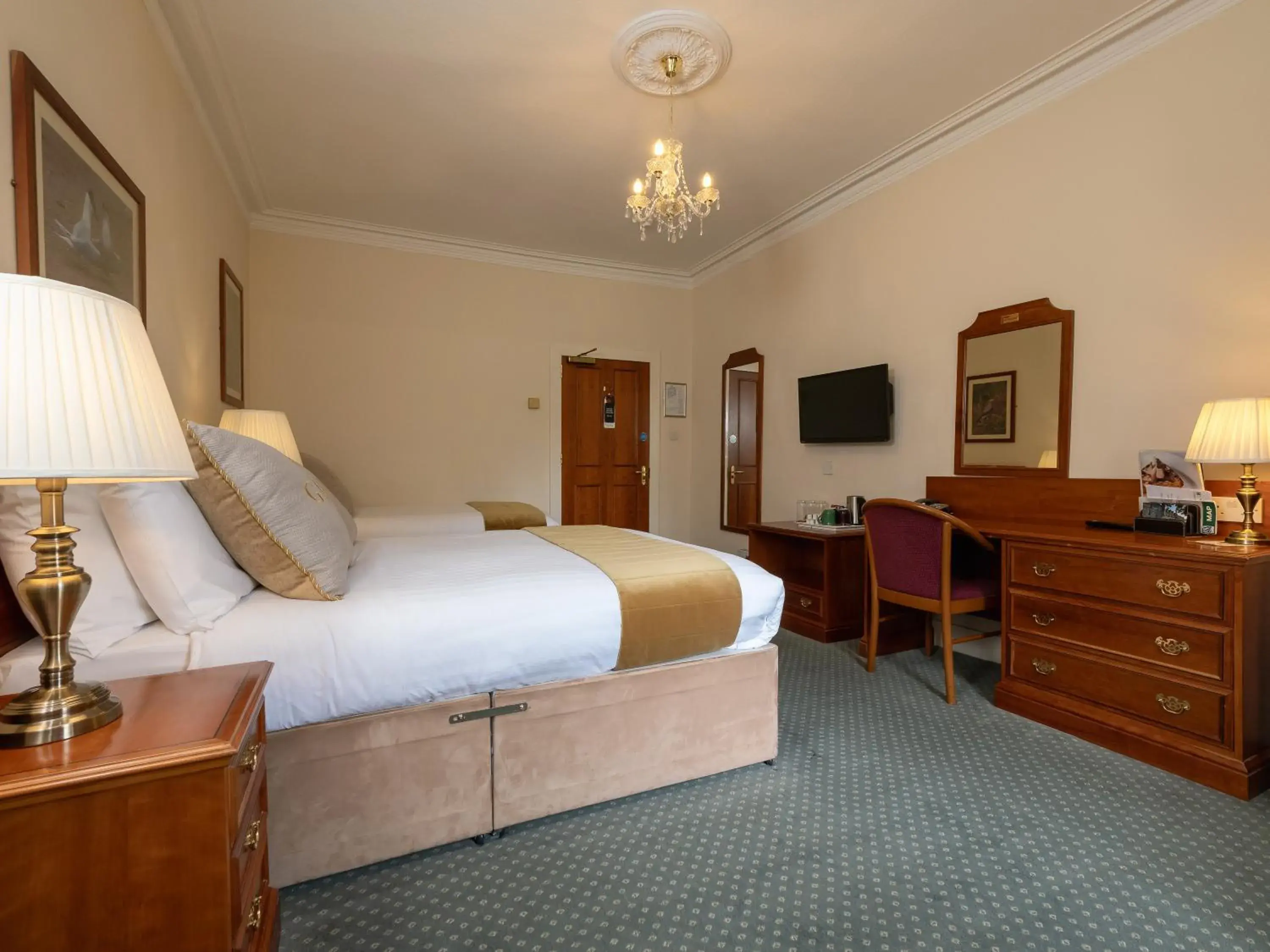 Superior Twin Room in Grant Arms Hotel Superior Twin Room in Grant Arms Hotel