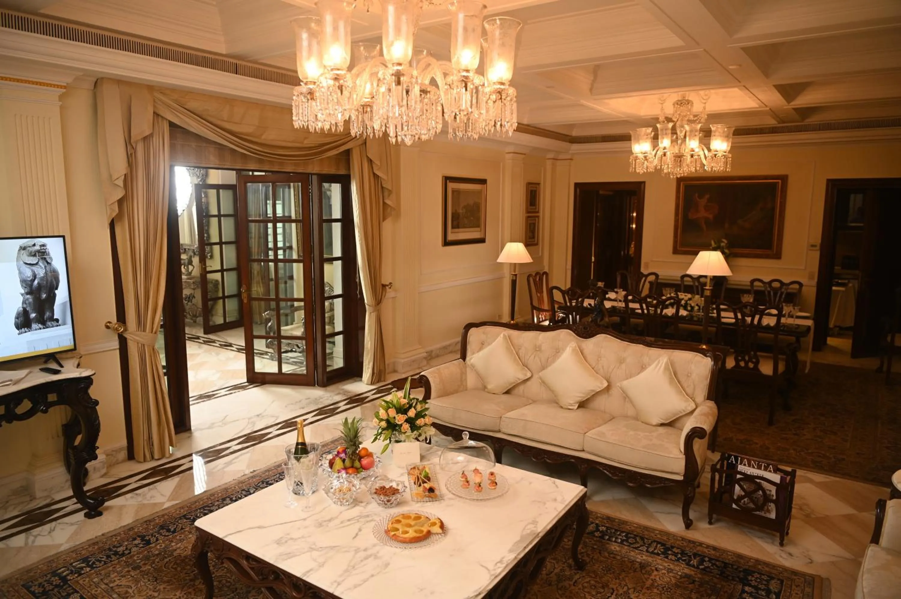 Living room in The Imperial, New Delhi
