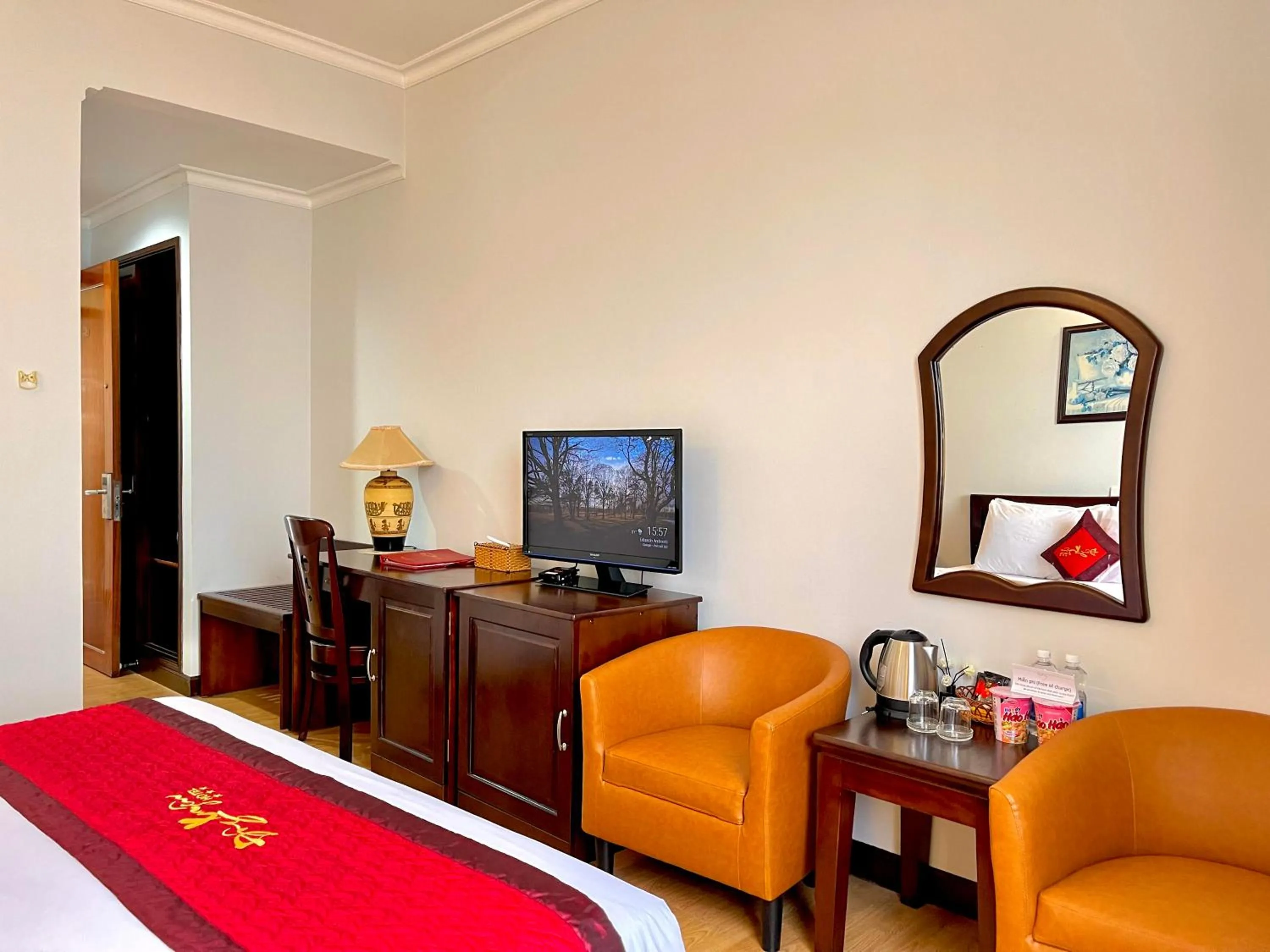 Bedroom, Bed in Đông Xuyên Hotel