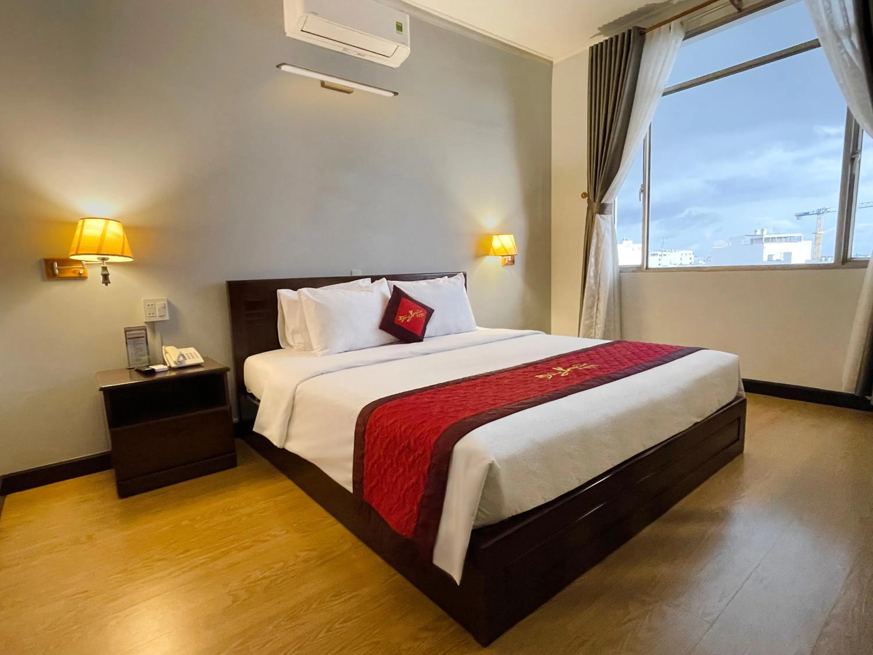 Photo of the whole room, Bed in Đông Xuyên Hotel