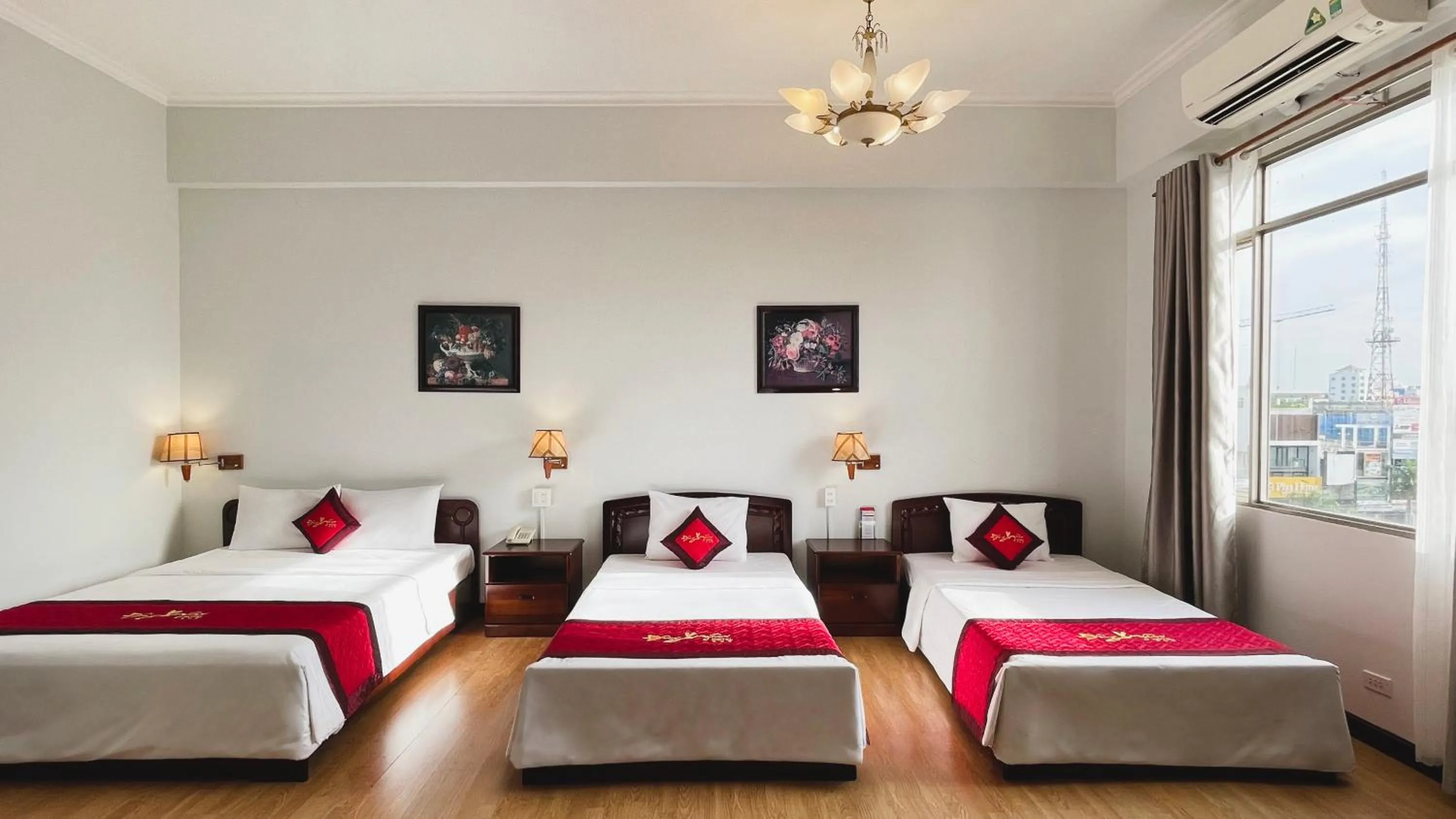 Bed in Đông Xuyên Hotel