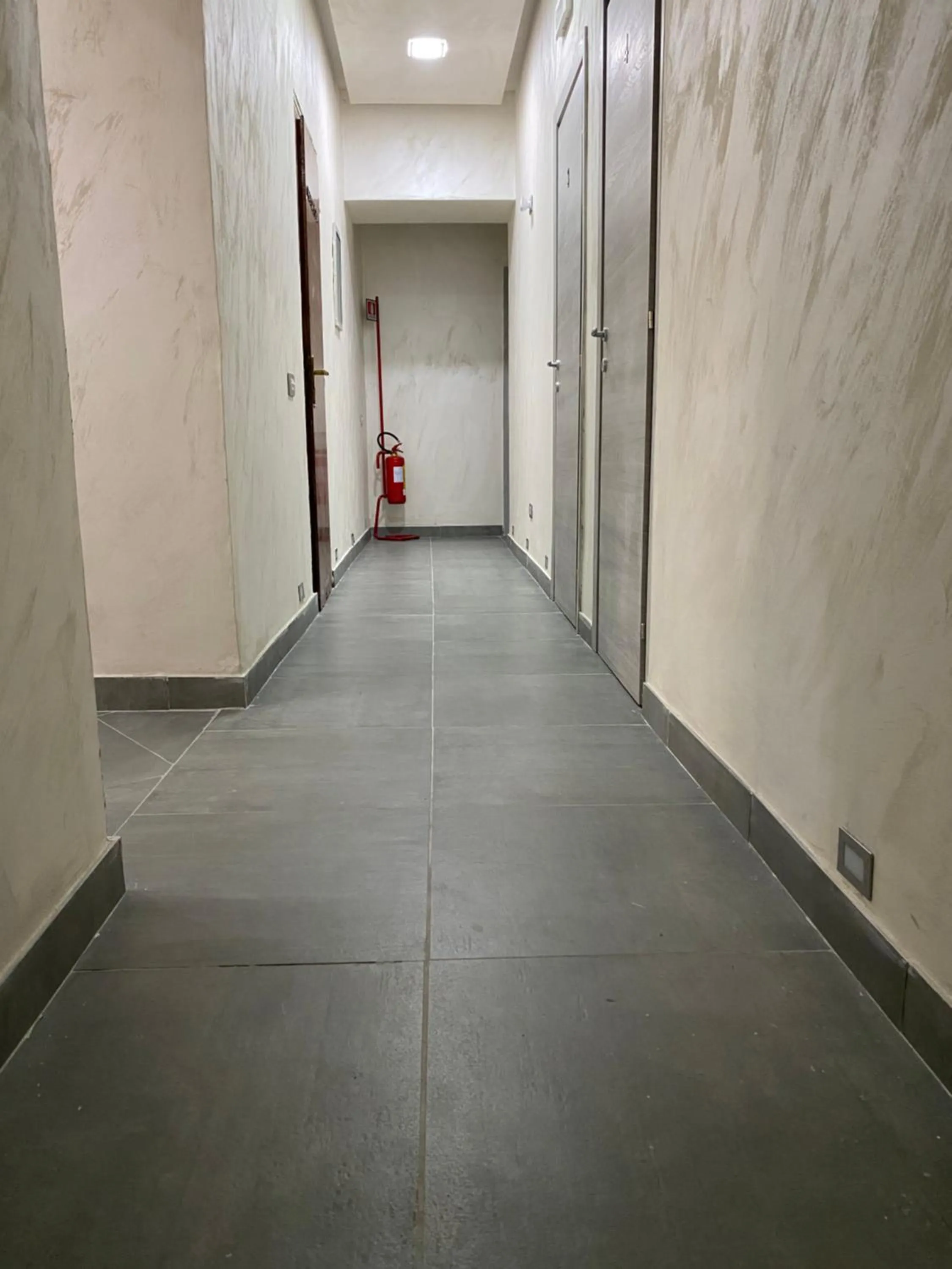 Restaurant/places to eat in Hotel Poker