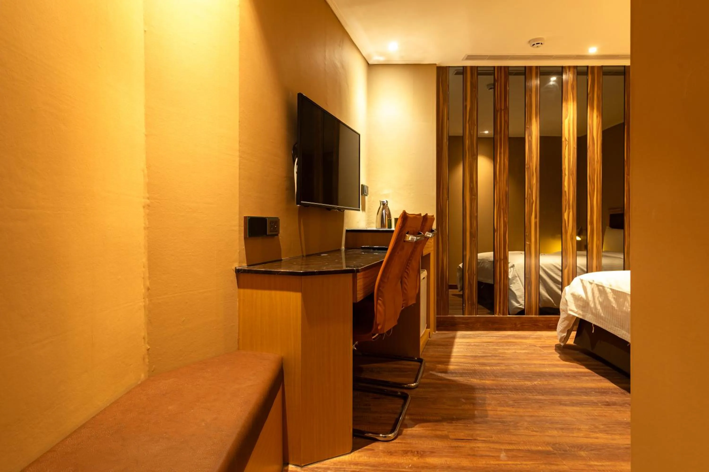 Bed in 露夏旅社 l 納康商旅 l 智能入住 l 鄰近花園夜市