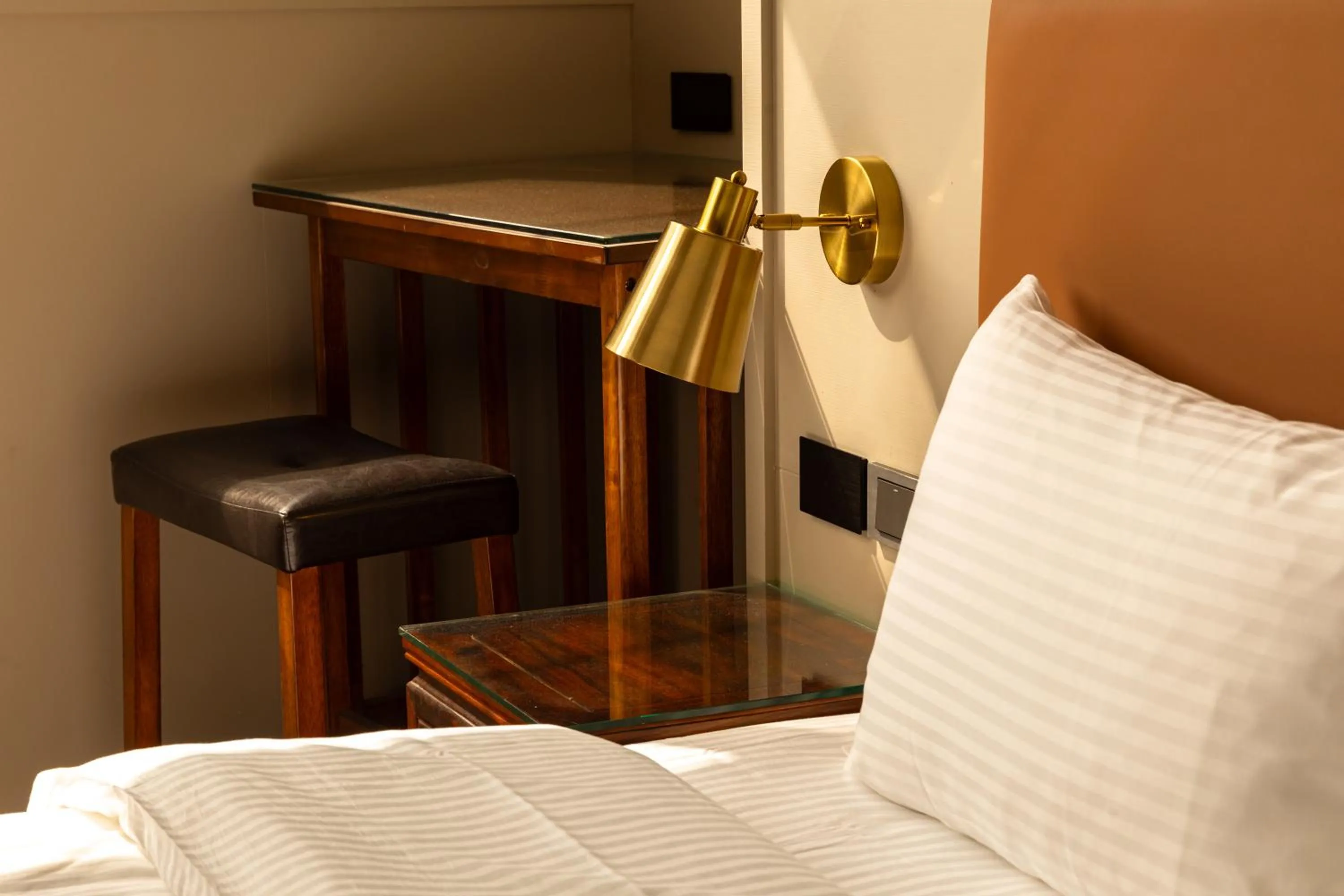 Bed in 露夏旅社 l 納康商旅 l 智能入住 l 鄰近花園夜市