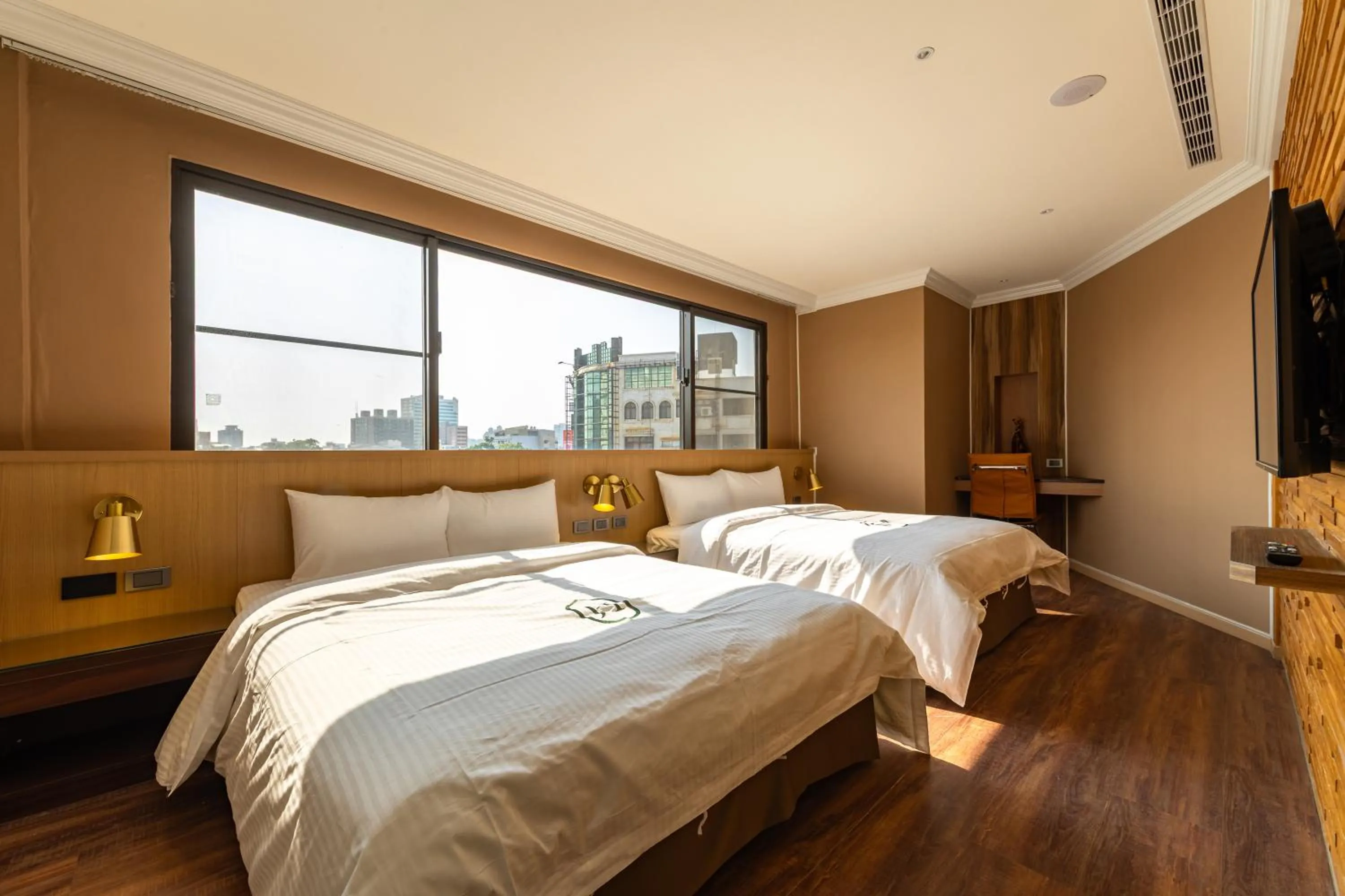 Bed in 露夏旅社 l 納康商旅 l 智能入住 l 鄰近花園夜市