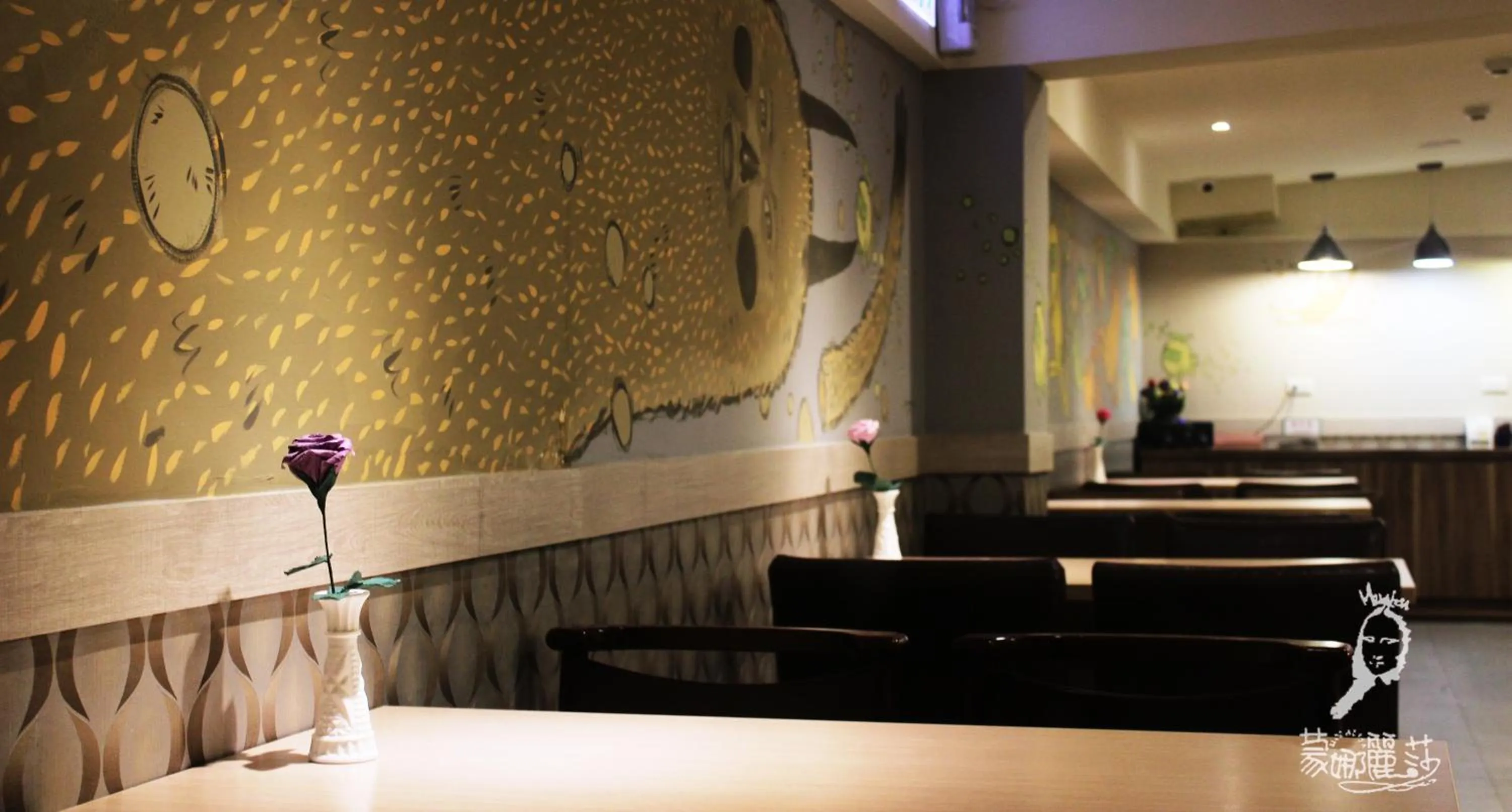 Restaurant/places to eat in Monalisa Hotel