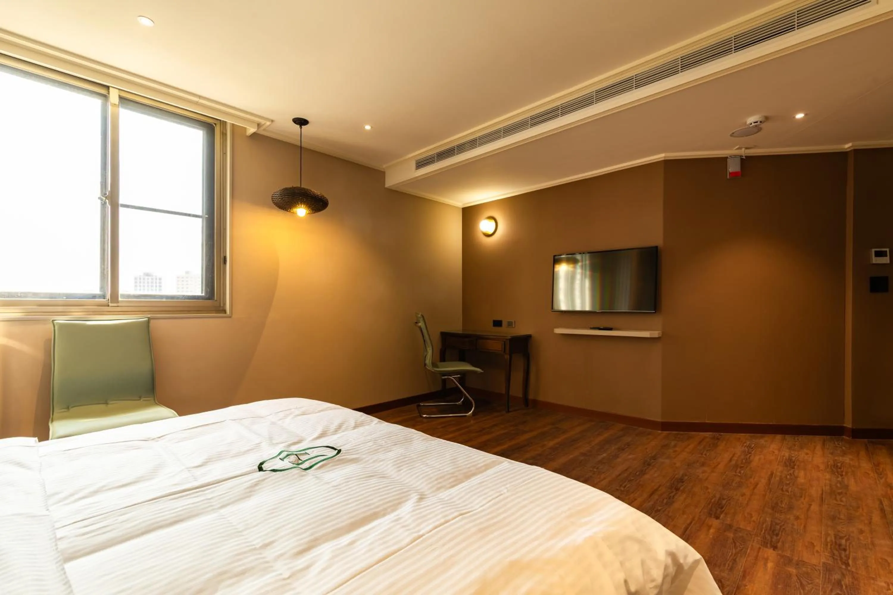 Bed in 露夏旅社 l 納康商旅 l 智能入住 l 鄰近花園夜市