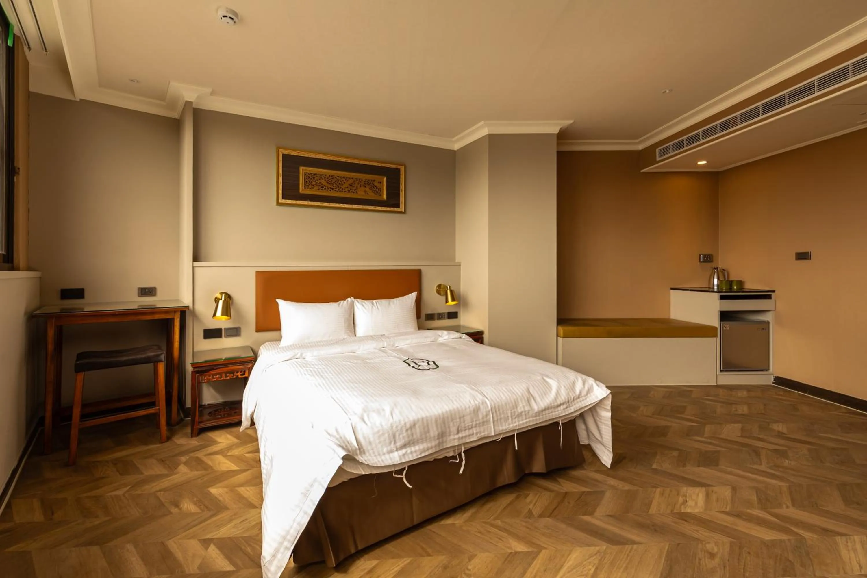 Bed in 露夏旅社 l 納康商旅 l 智能入住 l 鄰近花園夜市