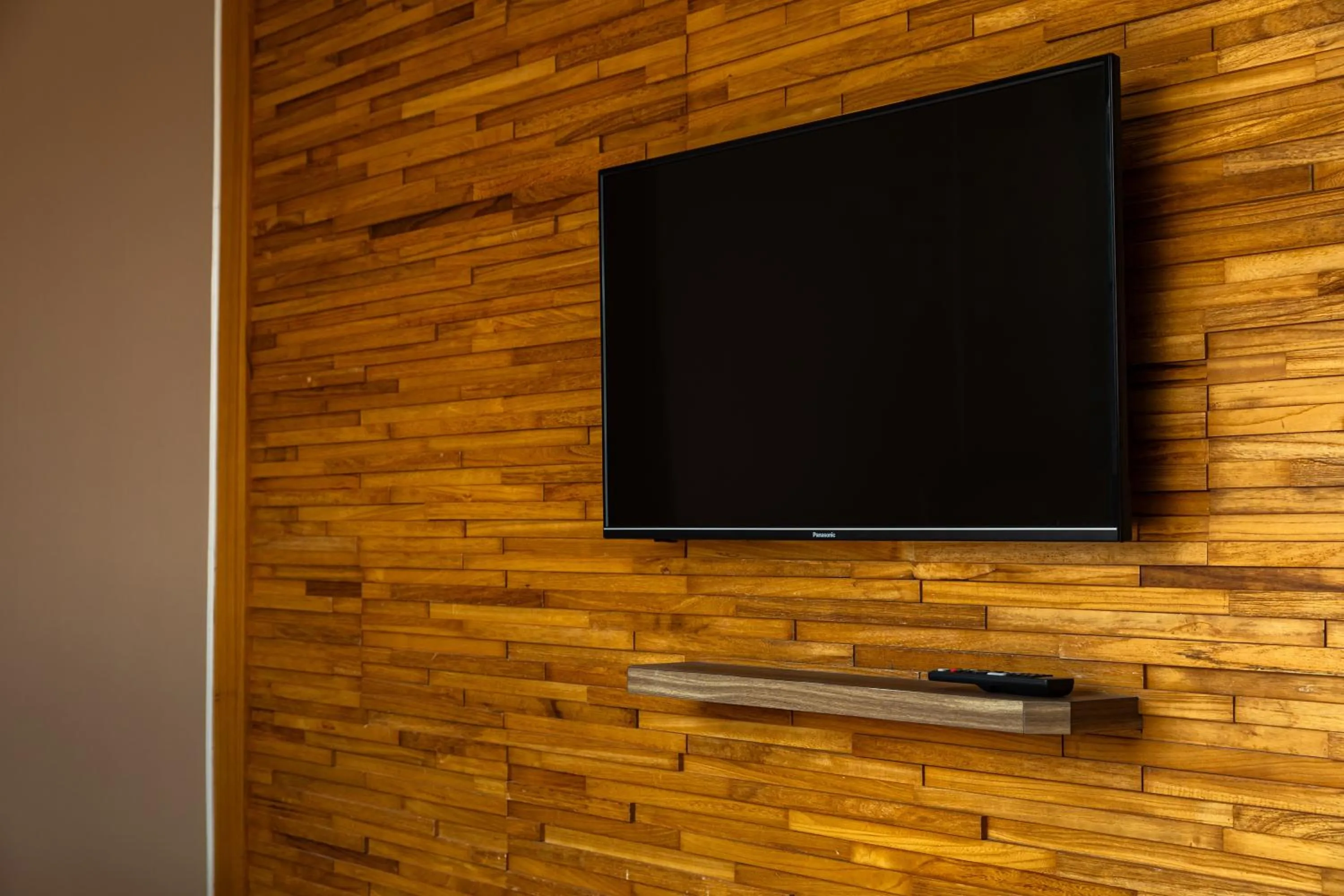 露夏旅社 l 納康商旅 l 智能入住 l 鄰近花園夜市