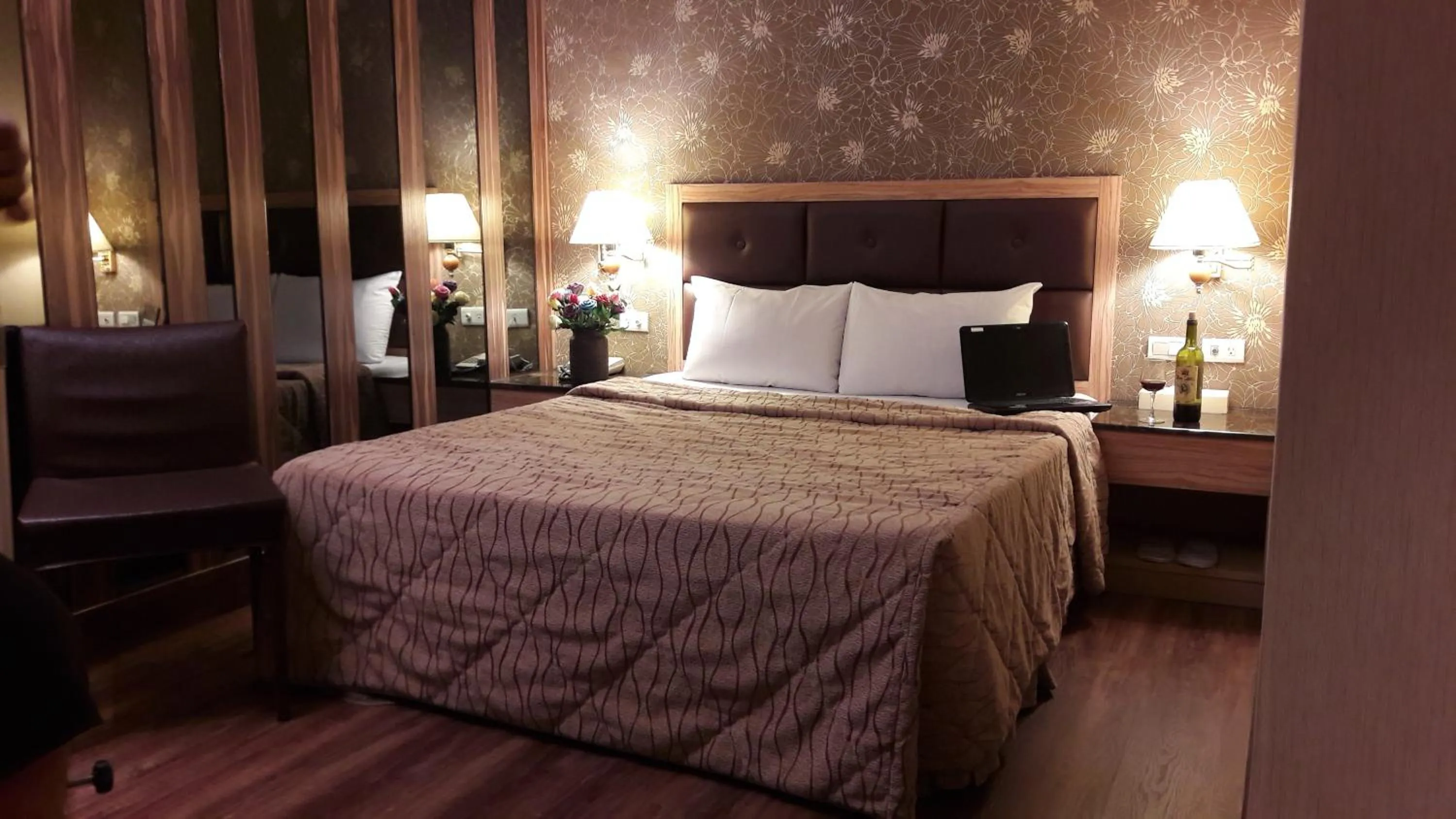 Bed in Monalisa Hotel