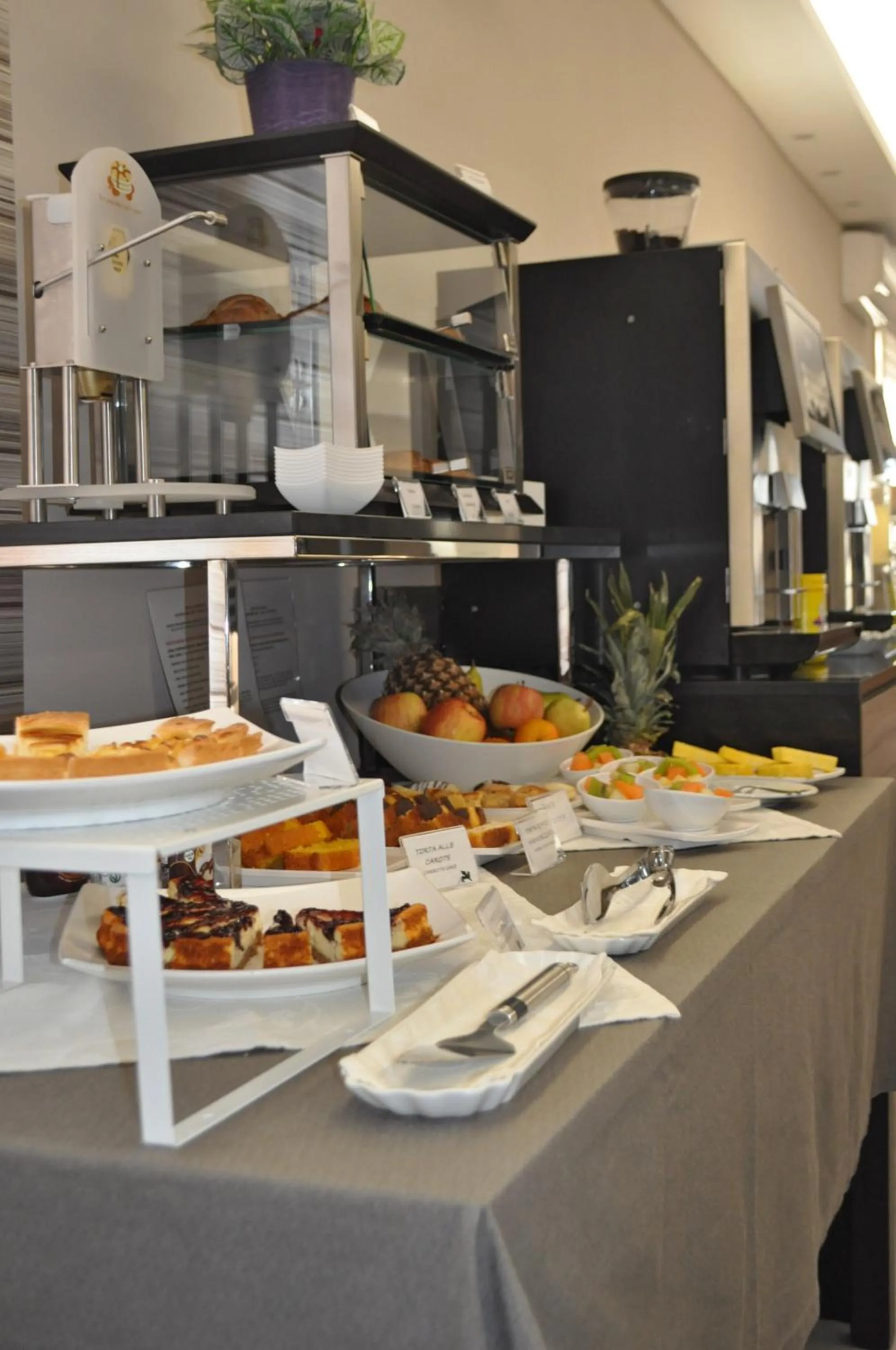 Buffet breakfast in Hotel San Marco