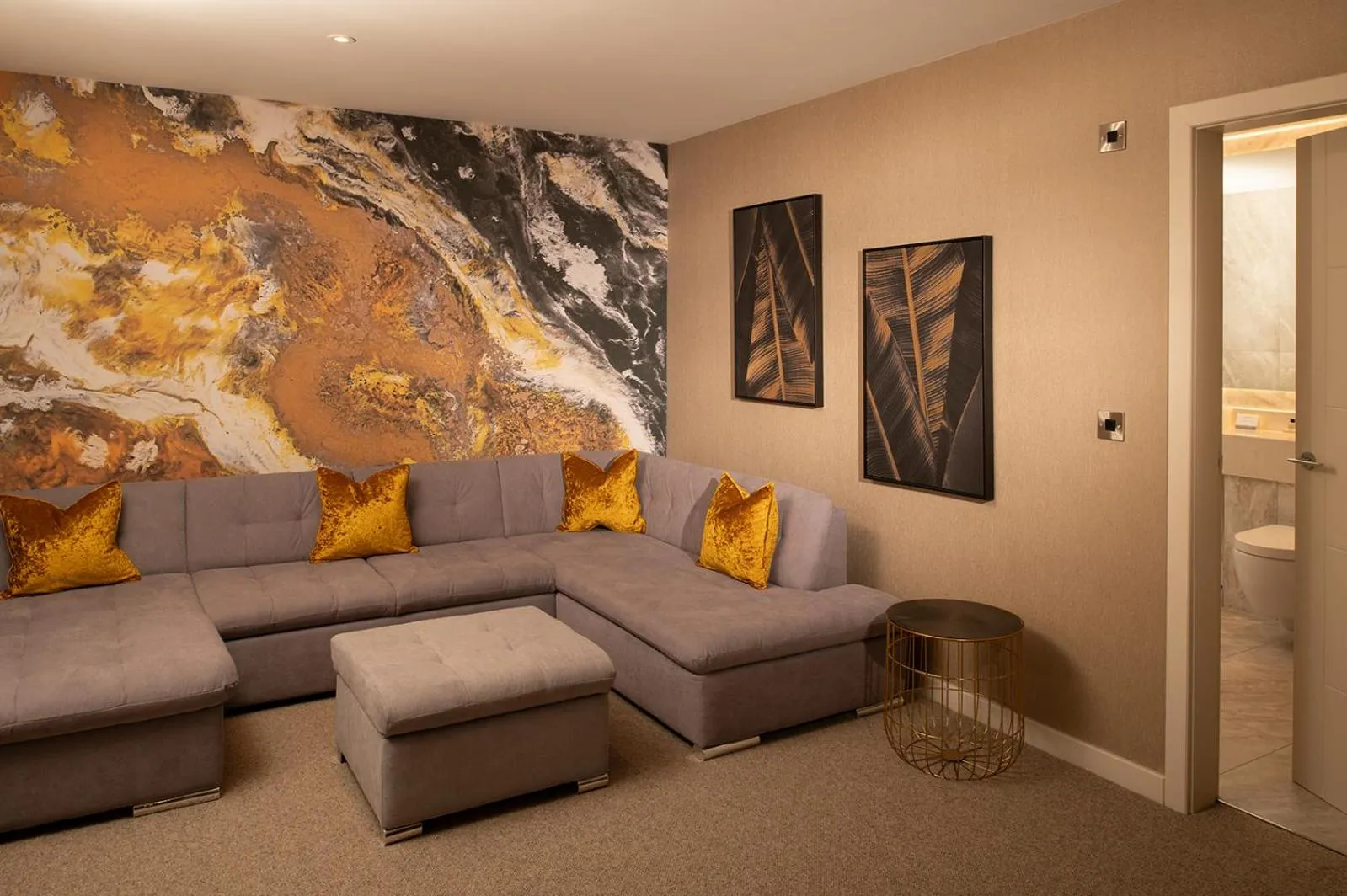 Living room in Radstone Hotel