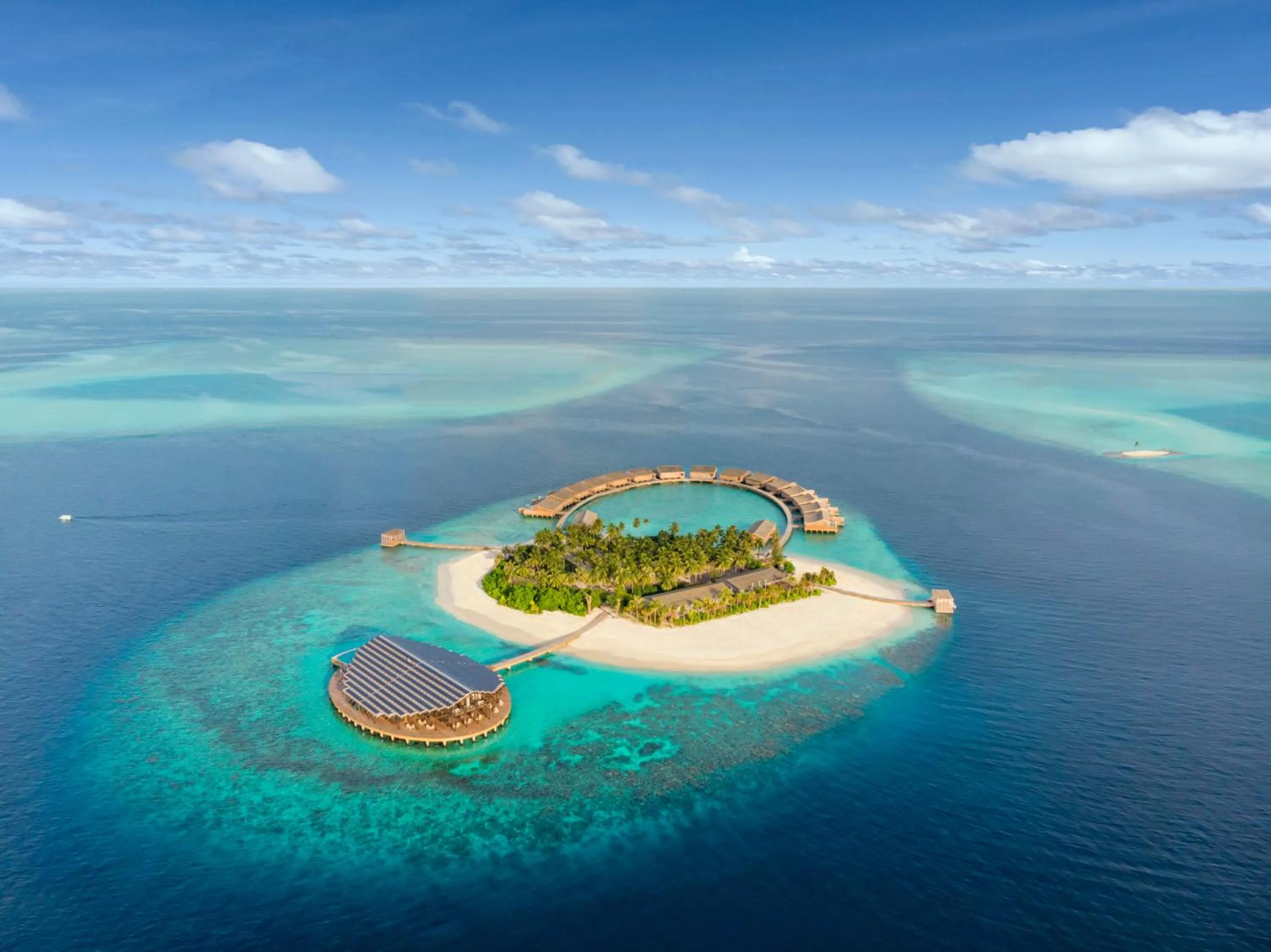 Bird's eye view in Kudadoo Maldives Private Island – Luxury All inclusive