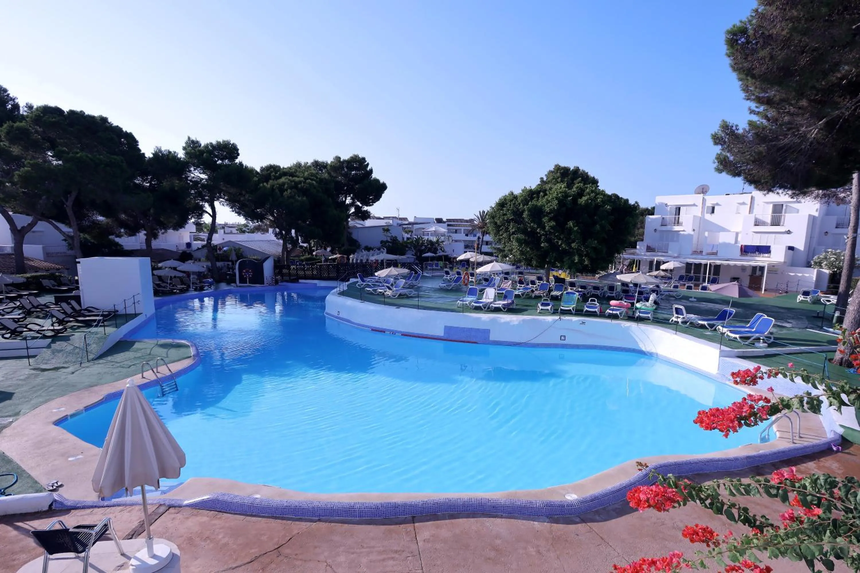 Swimming pool in Hotel Club Es Talaial